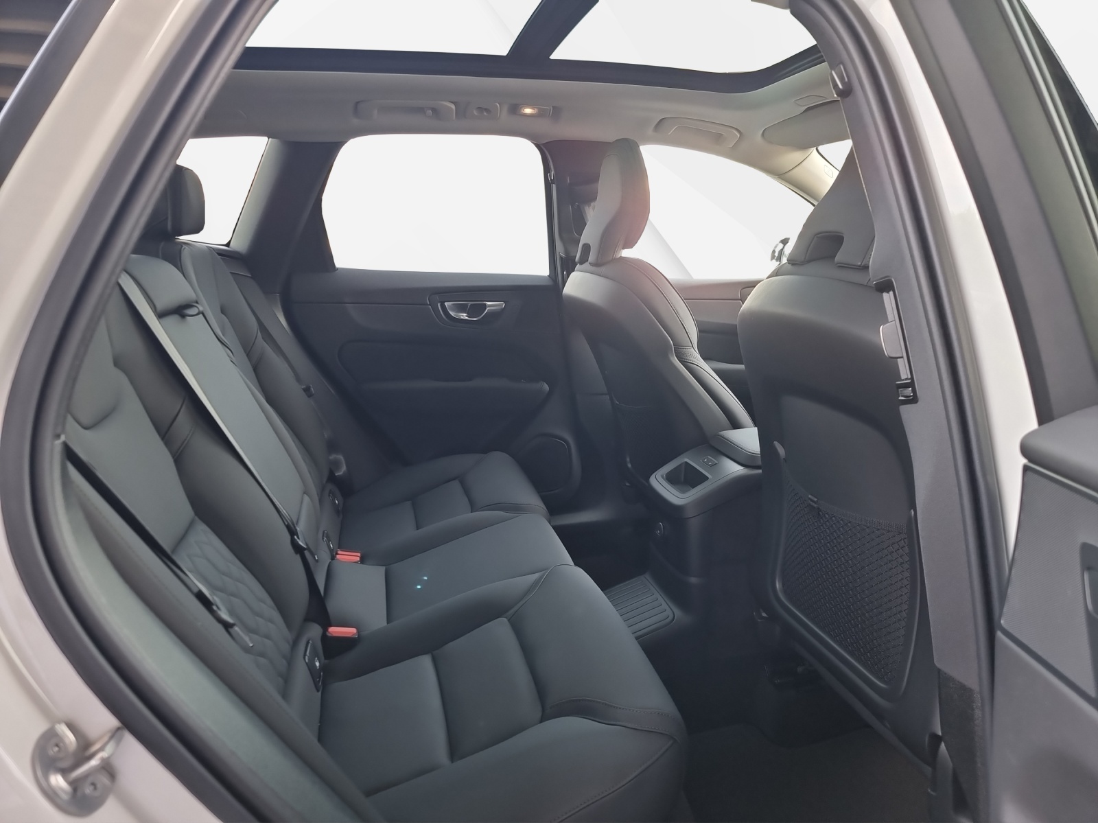 VOLVO XC60 2.0 T6 TE Ultra Dark eAWD-image-9