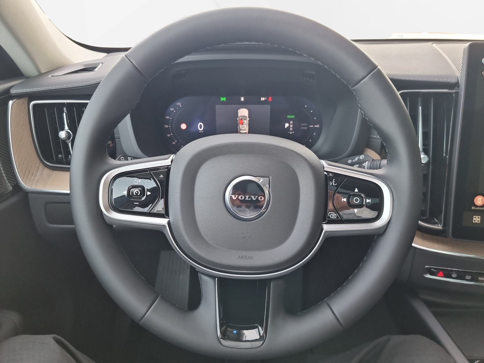 VOLVO XC60 2.0 T6 TE Ultra Dark eAWD-image-11
