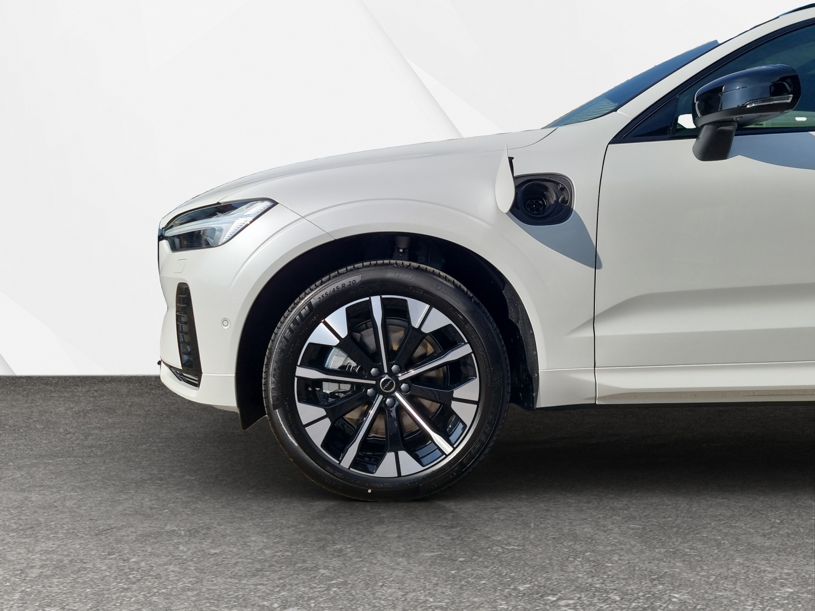 VOLVO XC60 2.0 T6 TE Ultra Dark eAWD-image-6