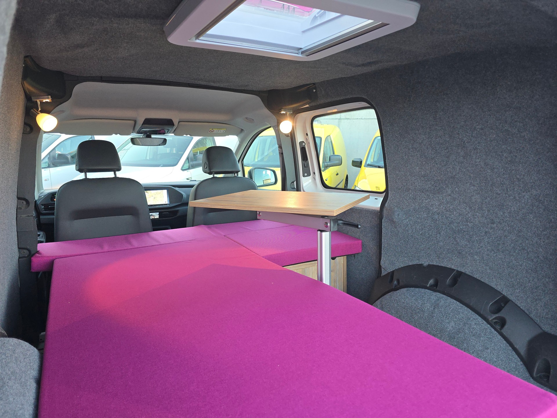 VW VW GEOVAN M 2.0TDI - NEUES MODEL - Navi - PDC - Klima - DAB+ - Tempomat-image-10