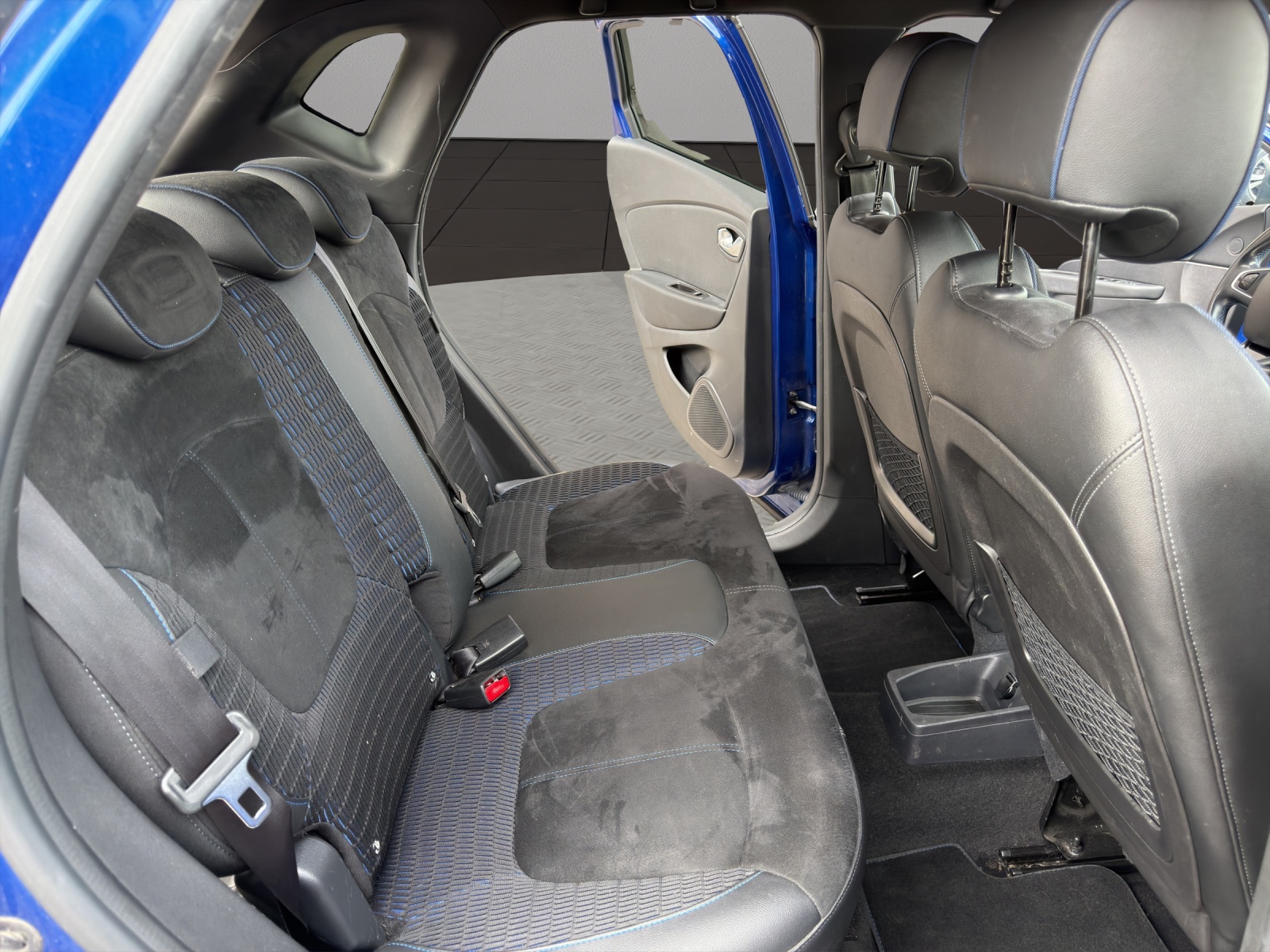 RENAULT Captur 1.3 T 16V S-Edition EDC-image-17