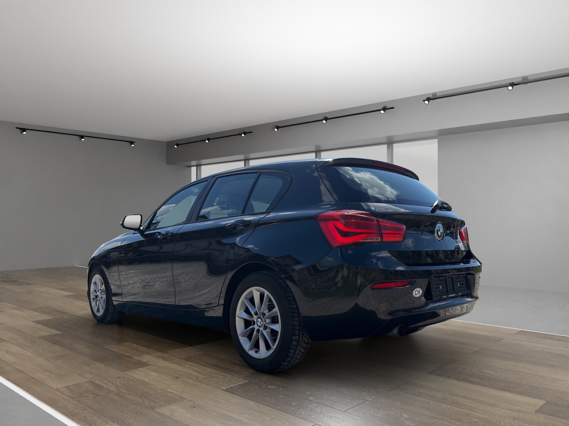 BMW 118-image-6