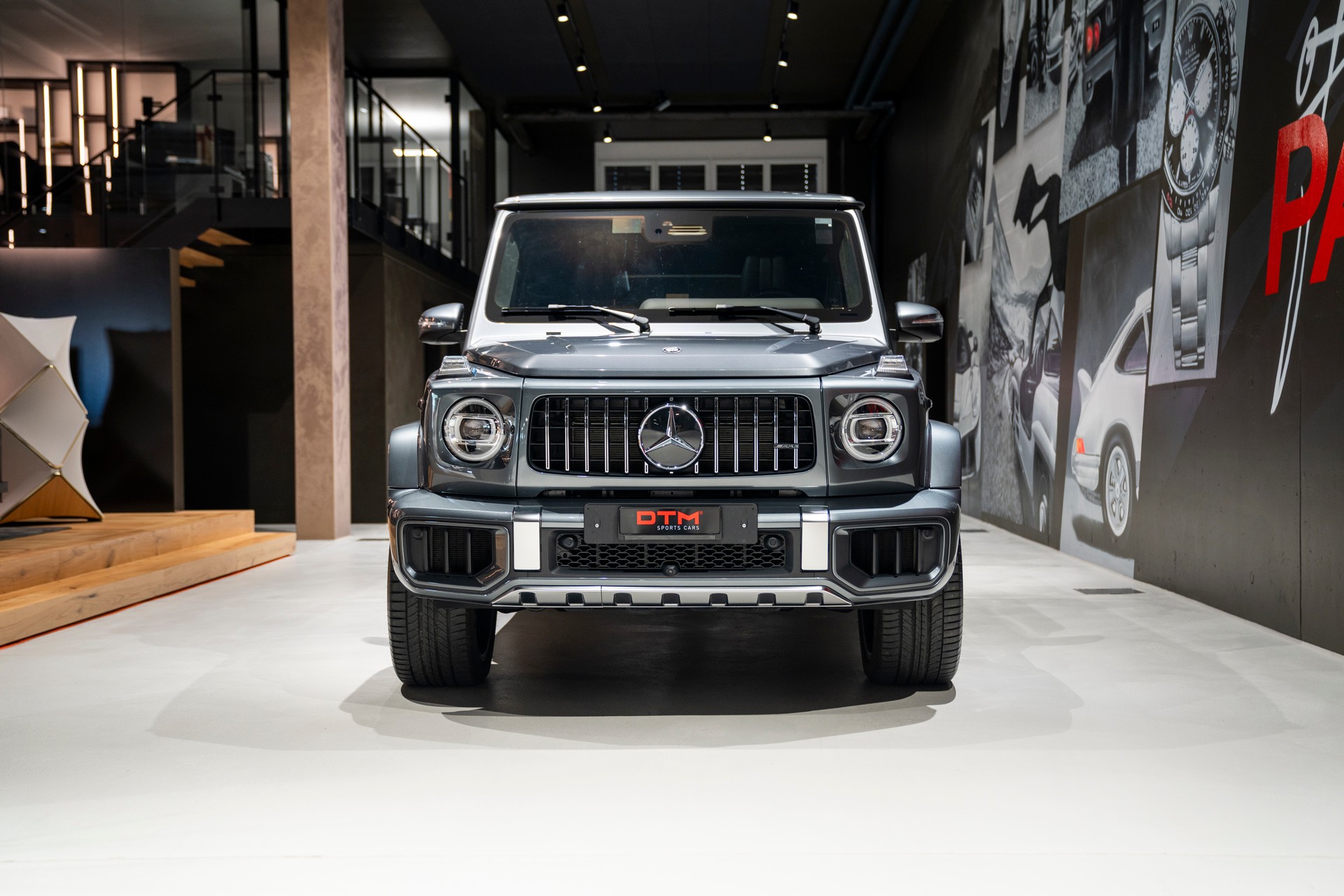 MERCEDES-BENZ G 63 AMG 9G-Tronic-showroom-element-1
