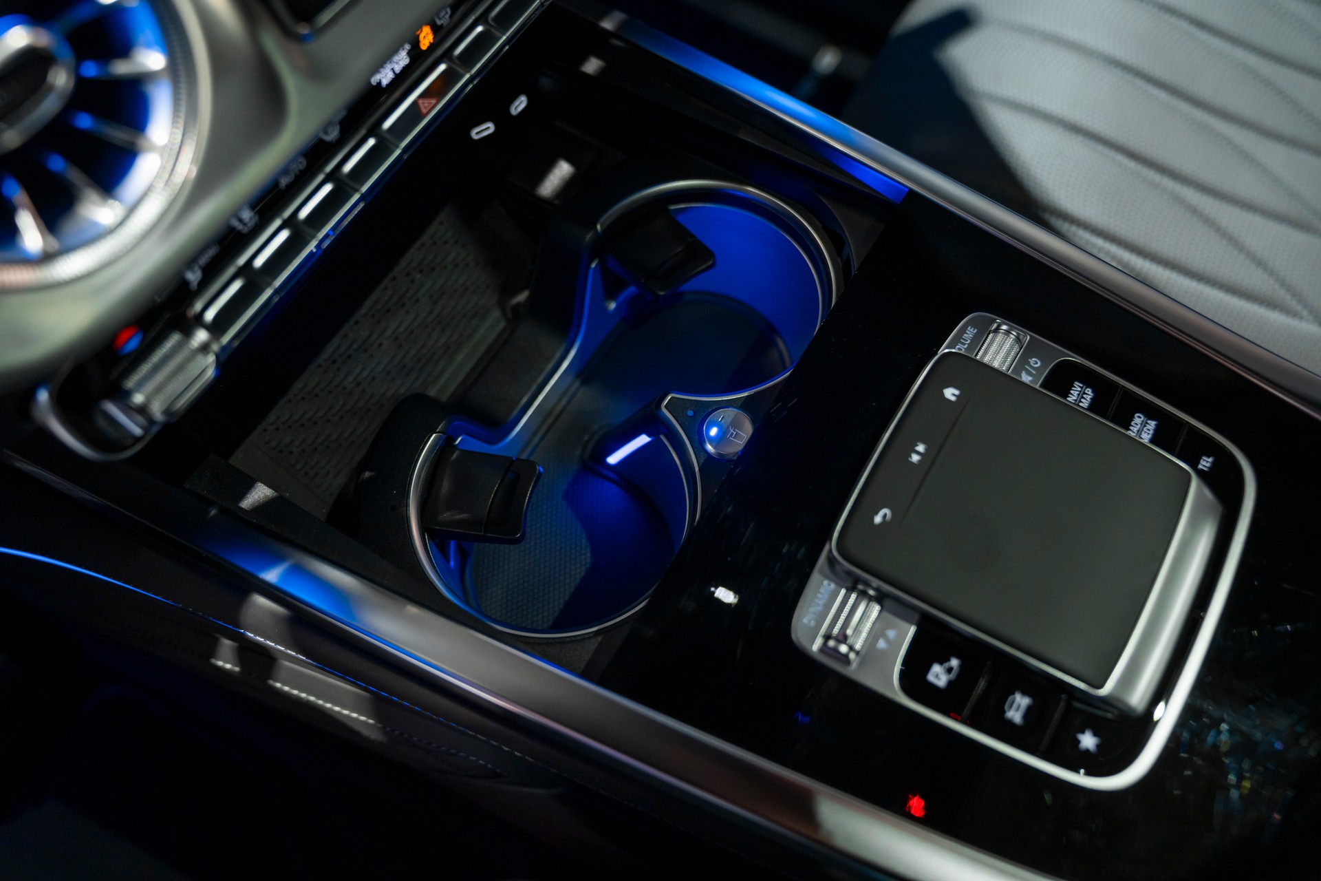 MERCEDES-BENZ G 63 AMG 9G-Tronic-image-10