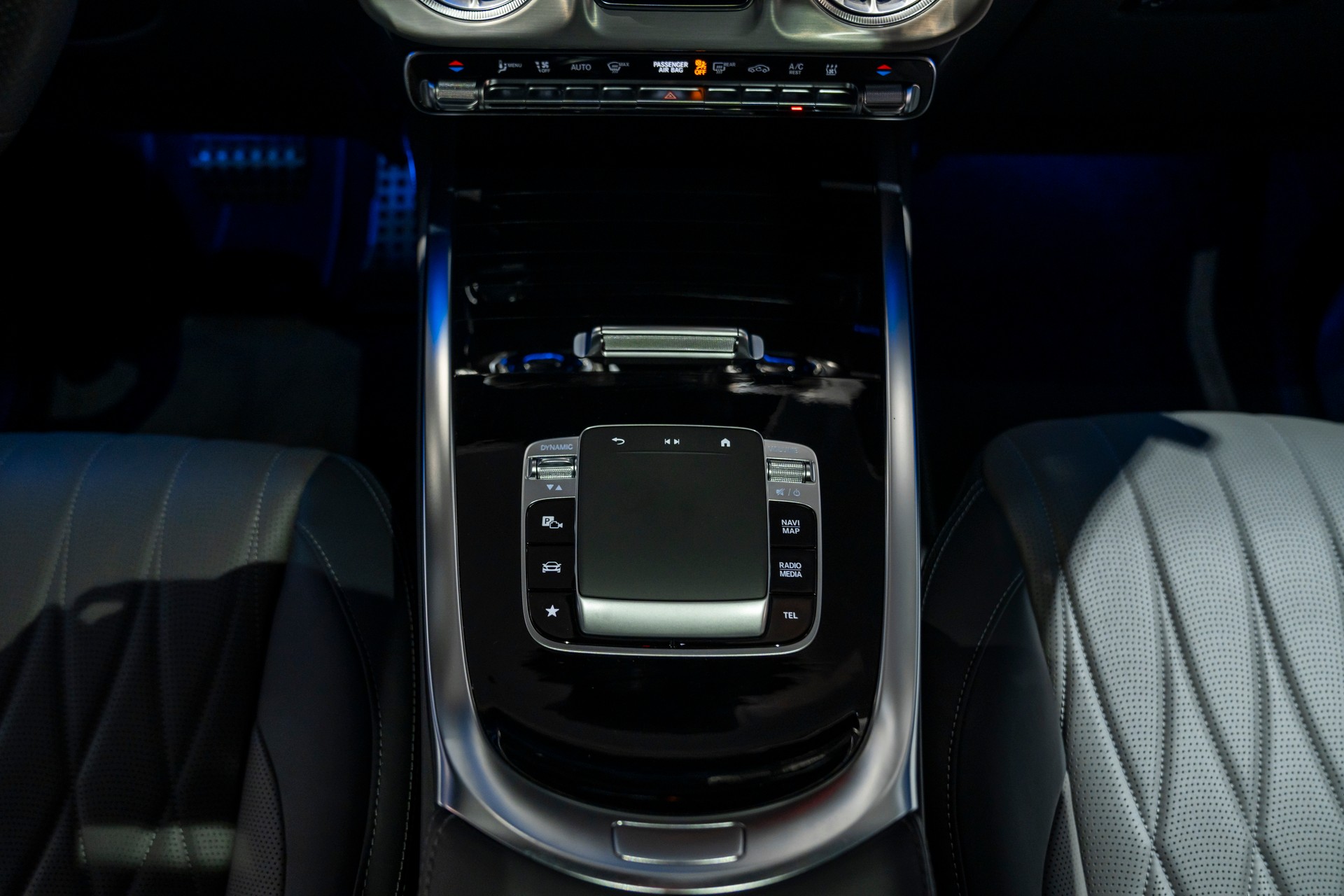 MERCEDES-BENZ G 63 AMG 9G-Tronic-image-12