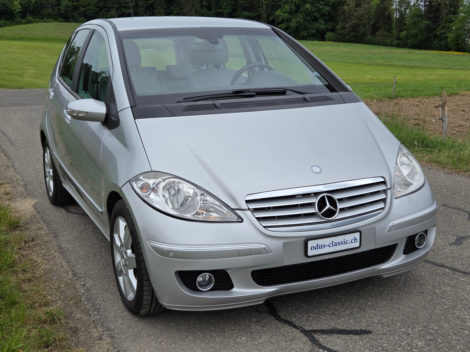 MERCEDES-BENZ A 180 CDI Elégance-image-2
