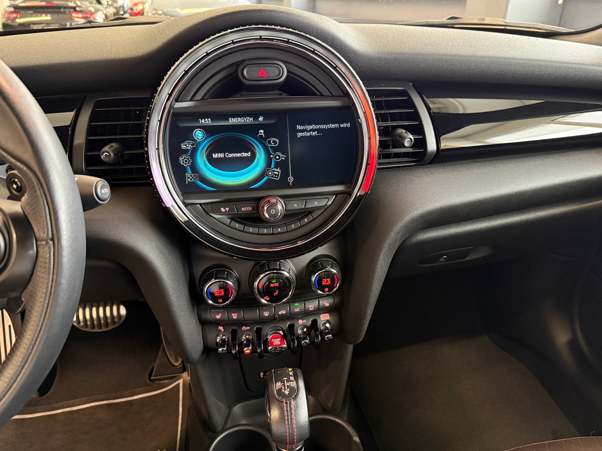 MINI Cooper John Cooper Works Cabriolet Steptronic-image-15