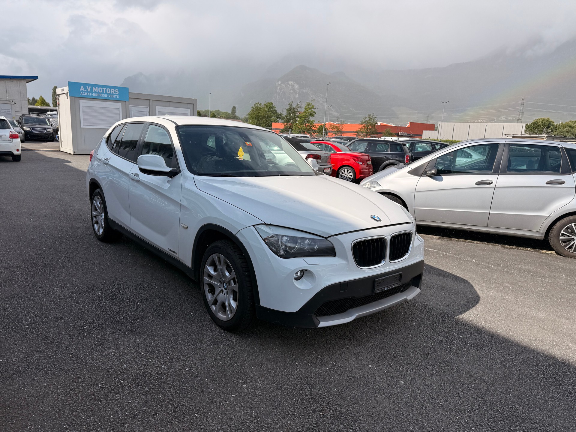 BMW X1 sDrive 18i-image-2