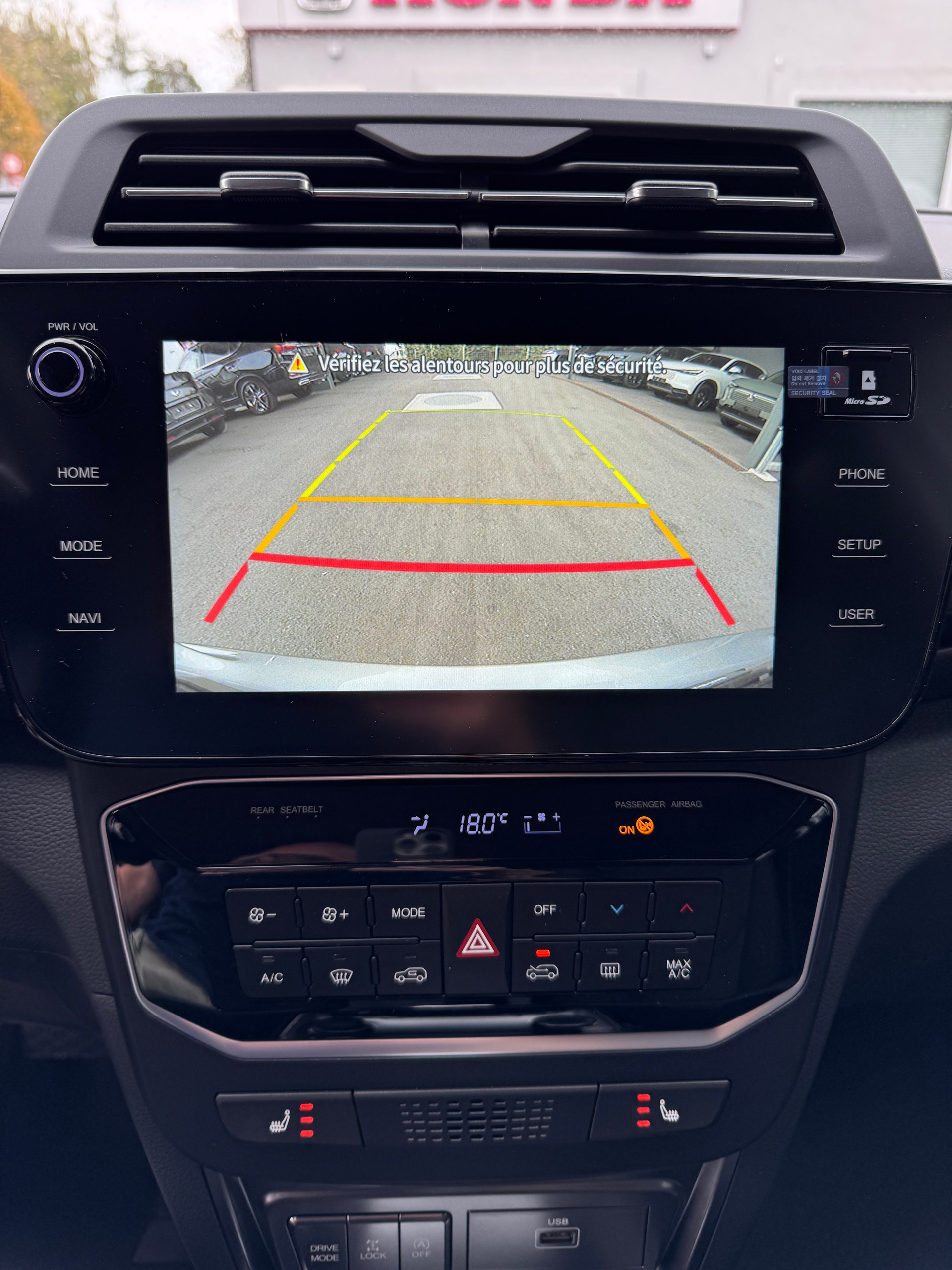 KGM-SsangYong Tivoli 1.5 T GDI Steel 4WD Automat-image-6
