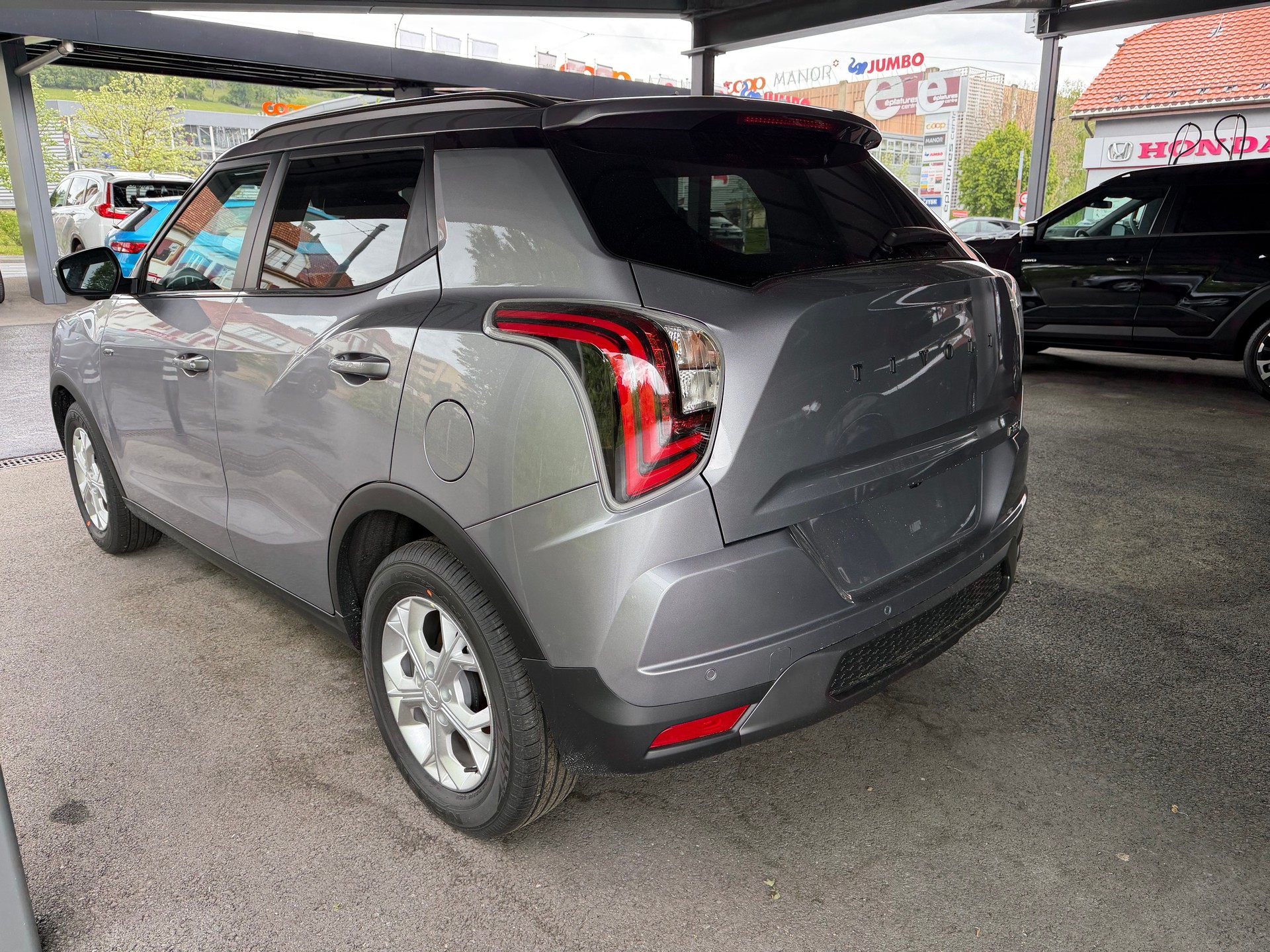 KGM-SsangYong Tivoli 1.5 T GDI Steel 4WD Automat-image-2