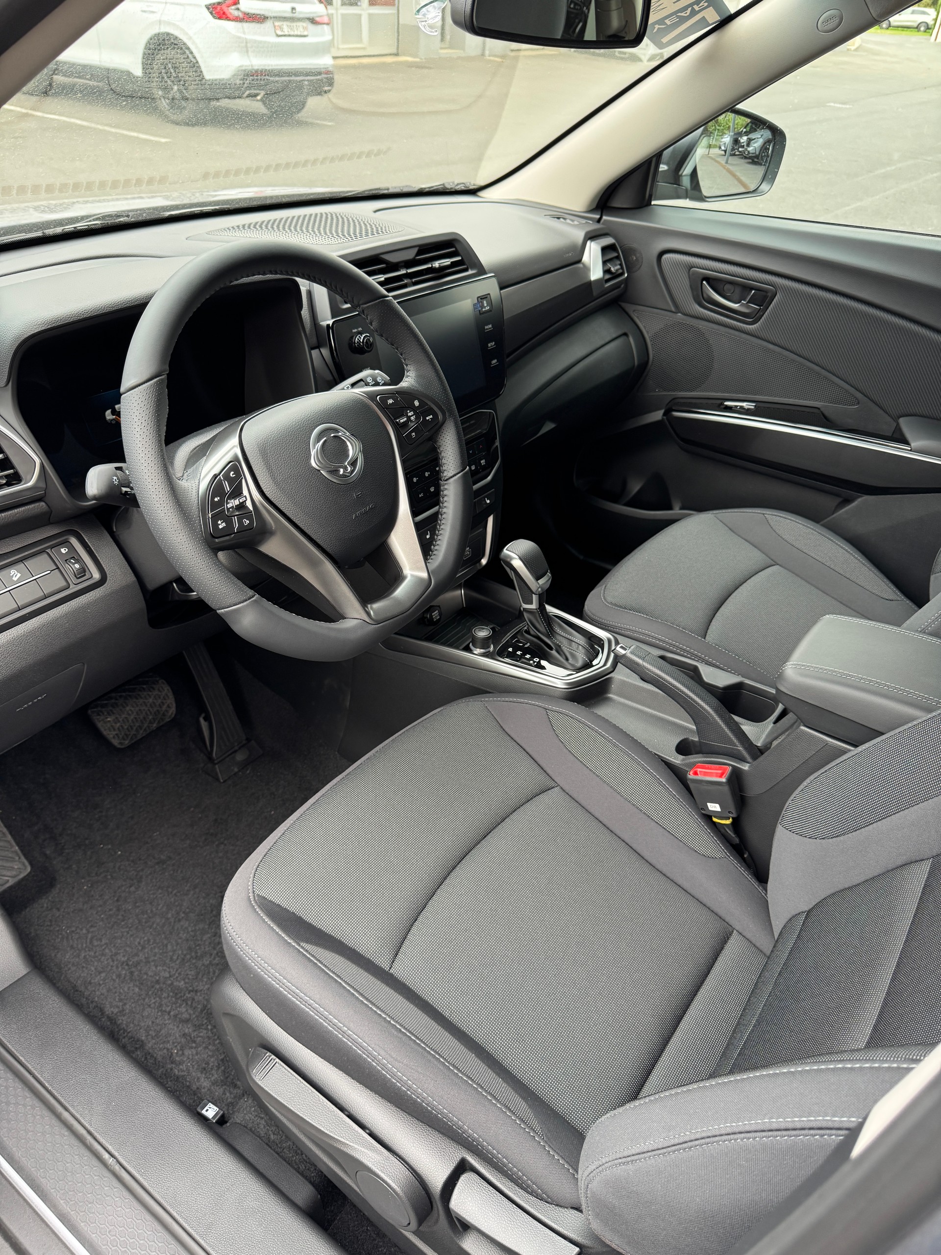 KGM-SsangYong Tivoli 1.5 T GDI Steel 4WD Automat-image-5