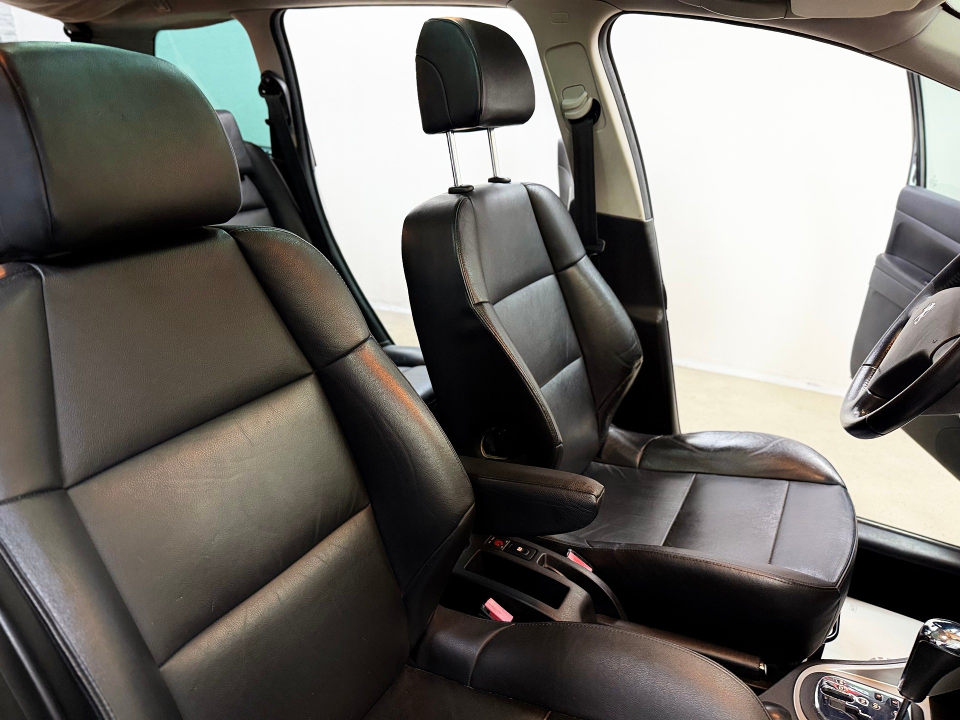 PEUGEOT 307 SW 2.0 16V Premium-image-14