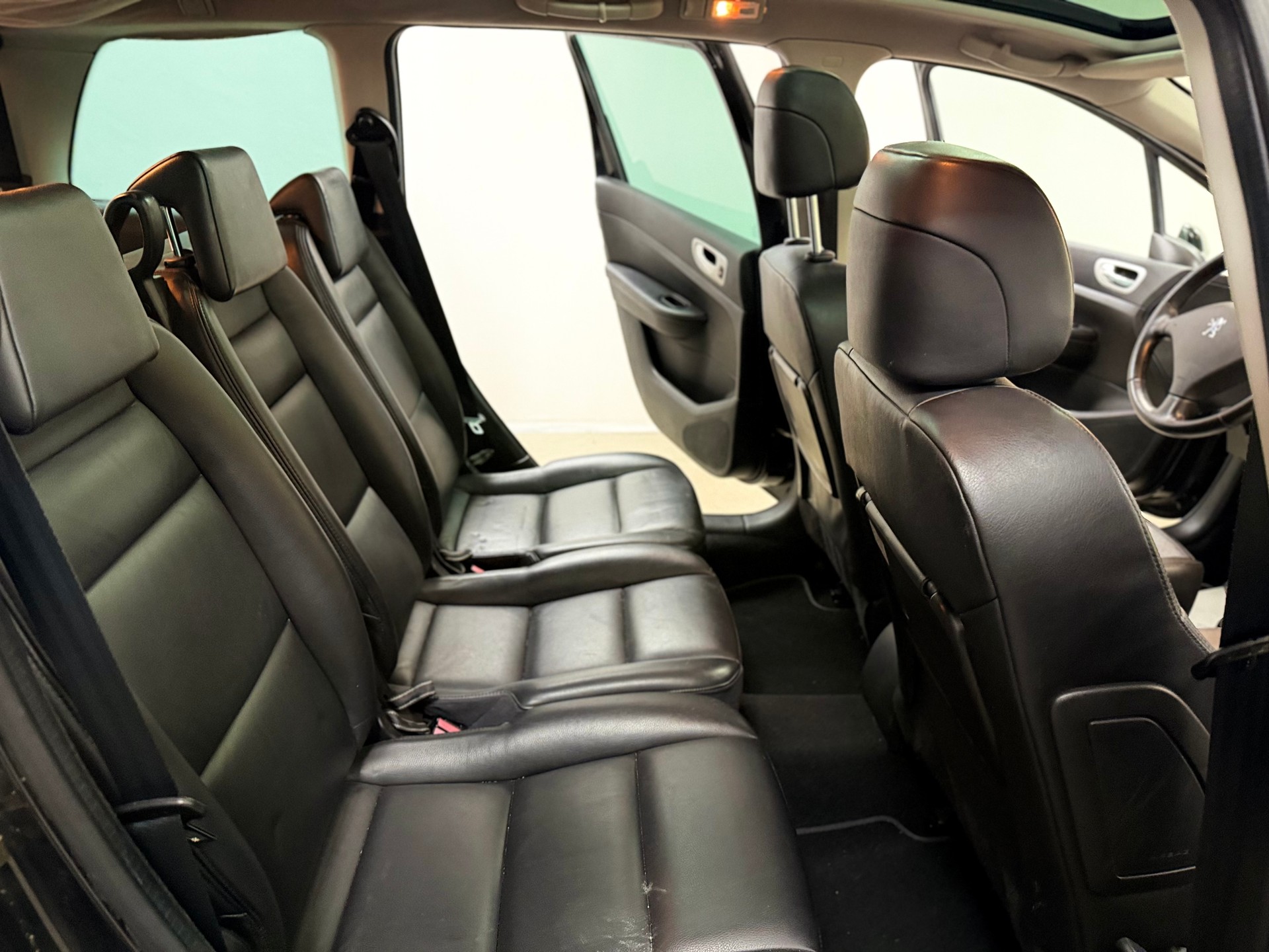 PEUGEOT 307 SW 2.0 16V Premium-image-12