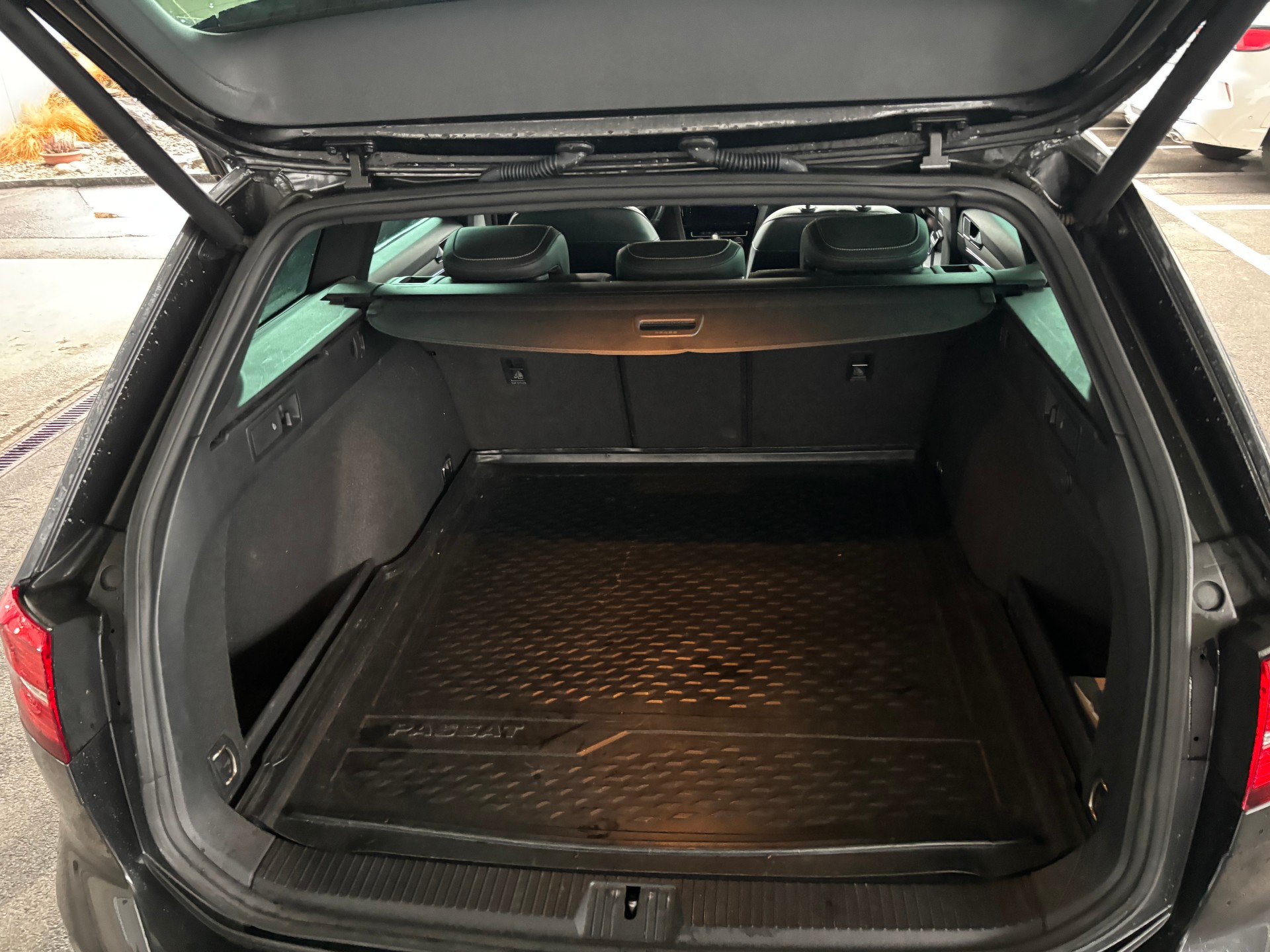 VW Passat Variant 2.0 TSI BMT R-Line Highline 4Motion DSG-image-10
