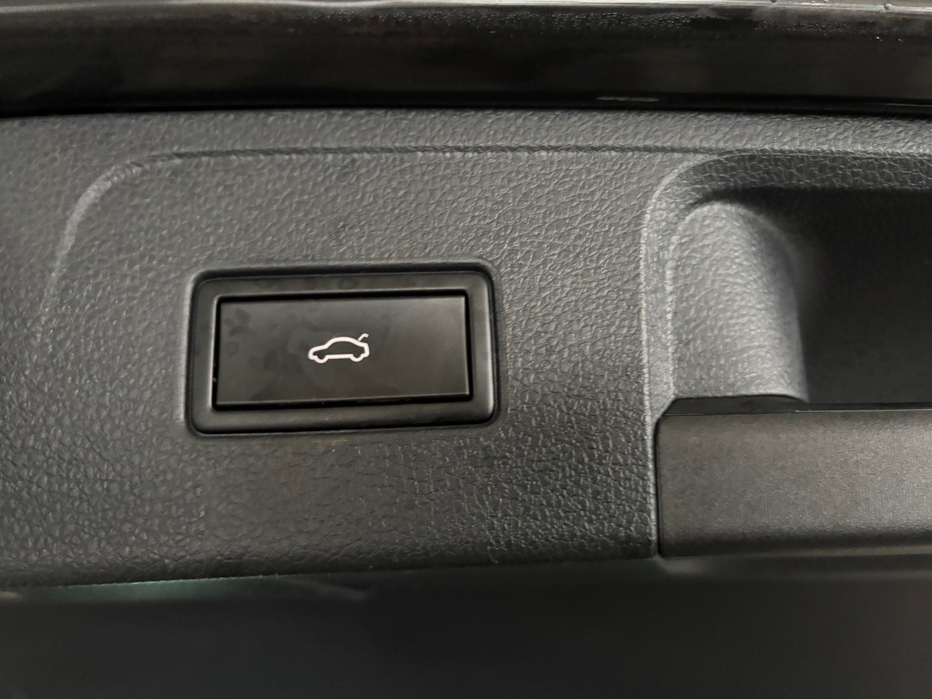 VW Passat Variant 2.0 TSI BMT R-Line Highline 4Motion DSG-image-11