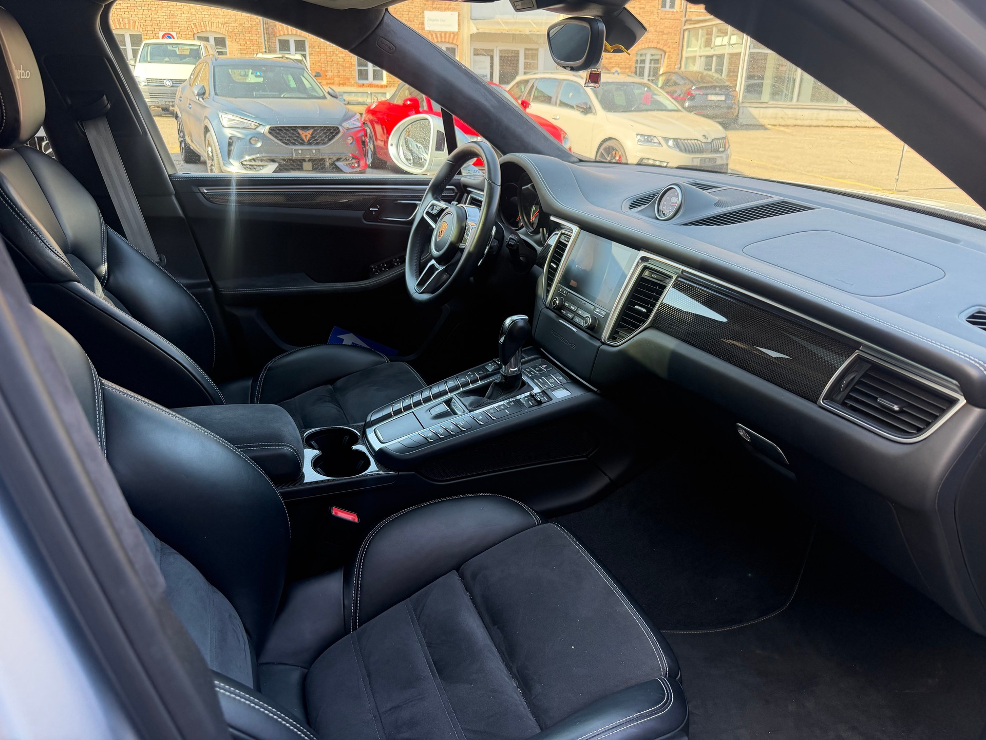 PORSCHE Macan Turbo Exclusive Performance Edition PDK-image-9