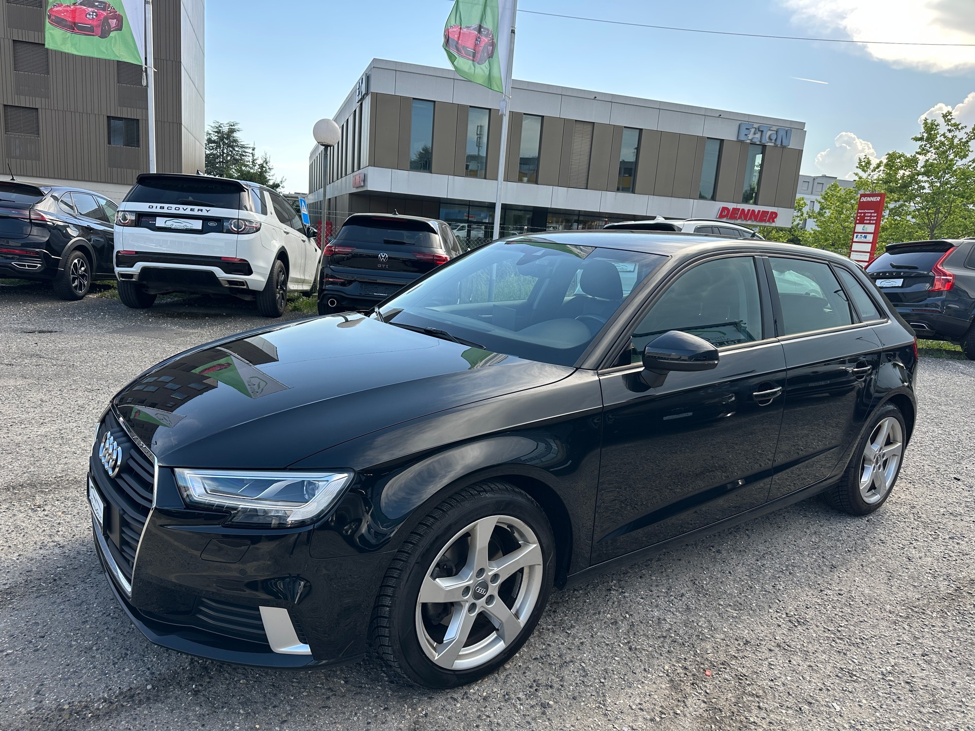 AUDI A3 Sportback 35 TFSI Sport Attraction S-tronic-showroom-element-1