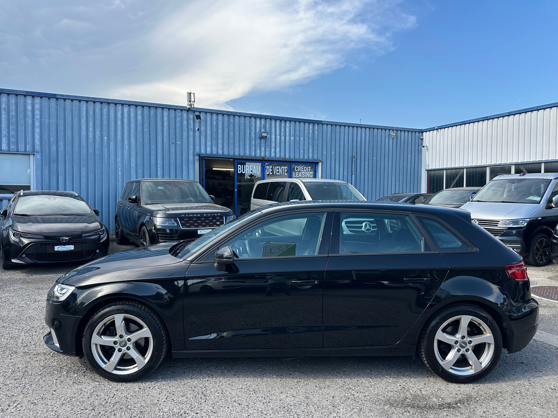 AUDI A3 Sportback 35 TFSI Sport Attraction S-tronic-image-4