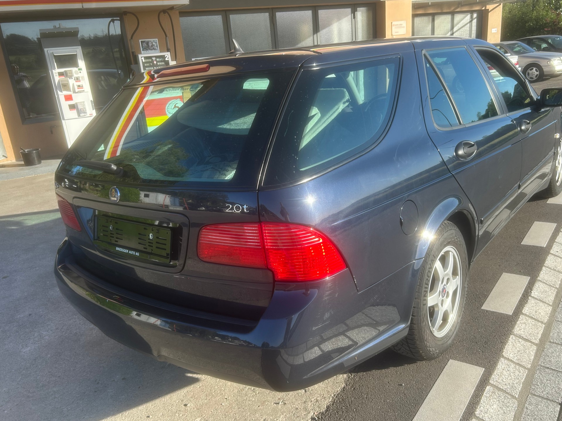 SAAB 9-5 2.0t Vector-image-2