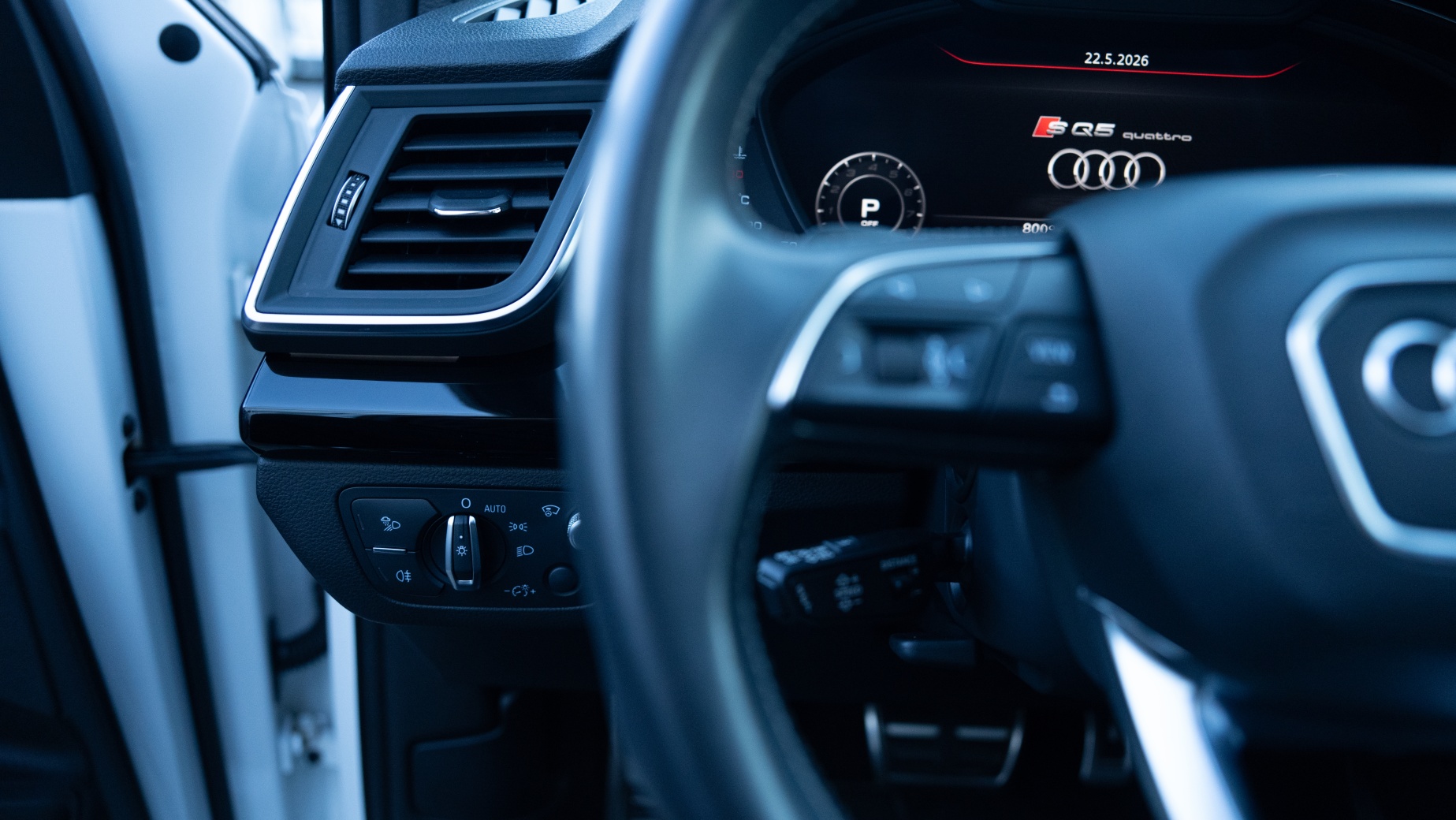 AUDI SQ5 3.0 V6 TFSI quattro T-Tronic-image-12
