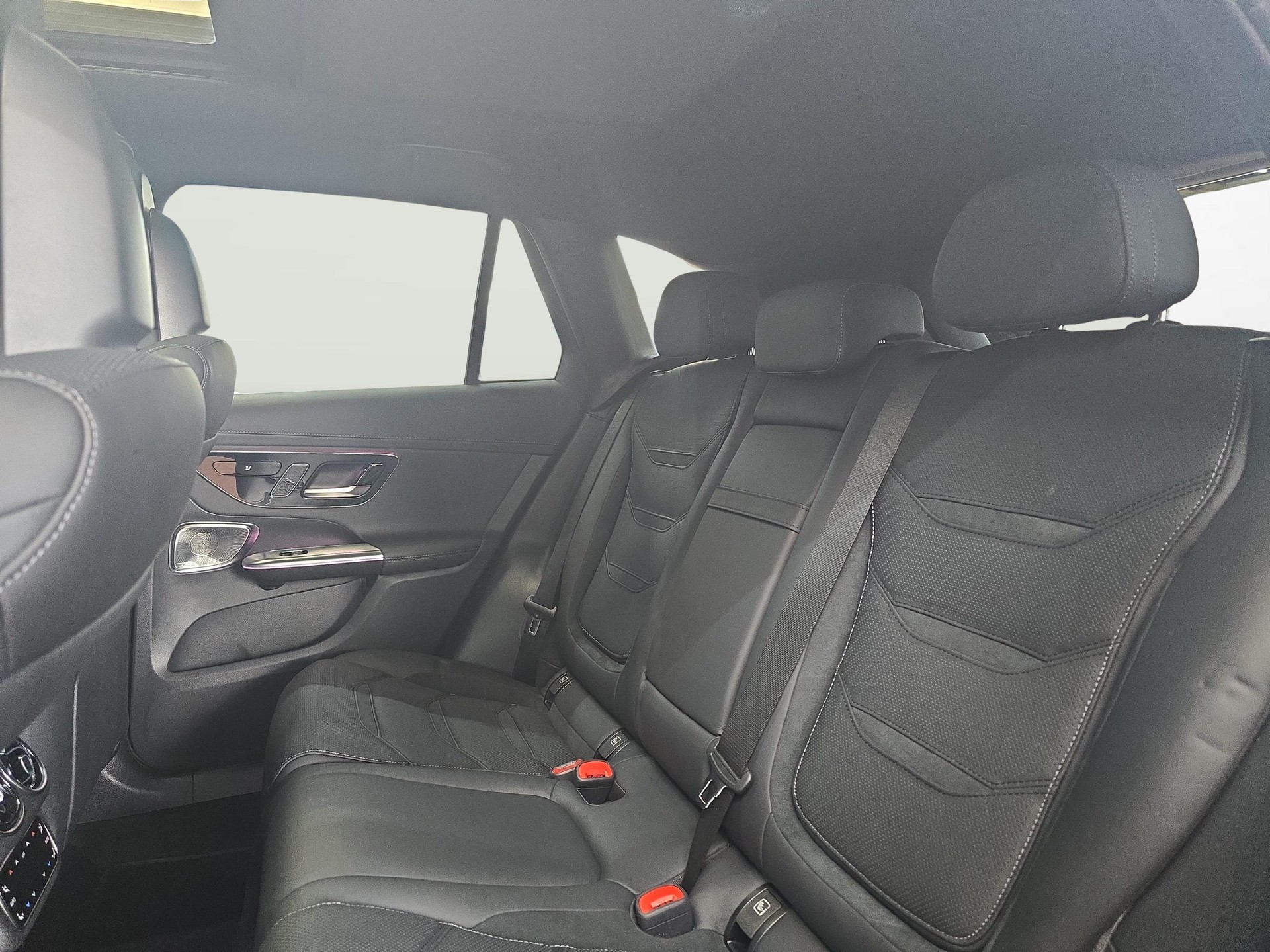 MERCEDES-BENZ GLC 63 AMG S E Performance-image-9