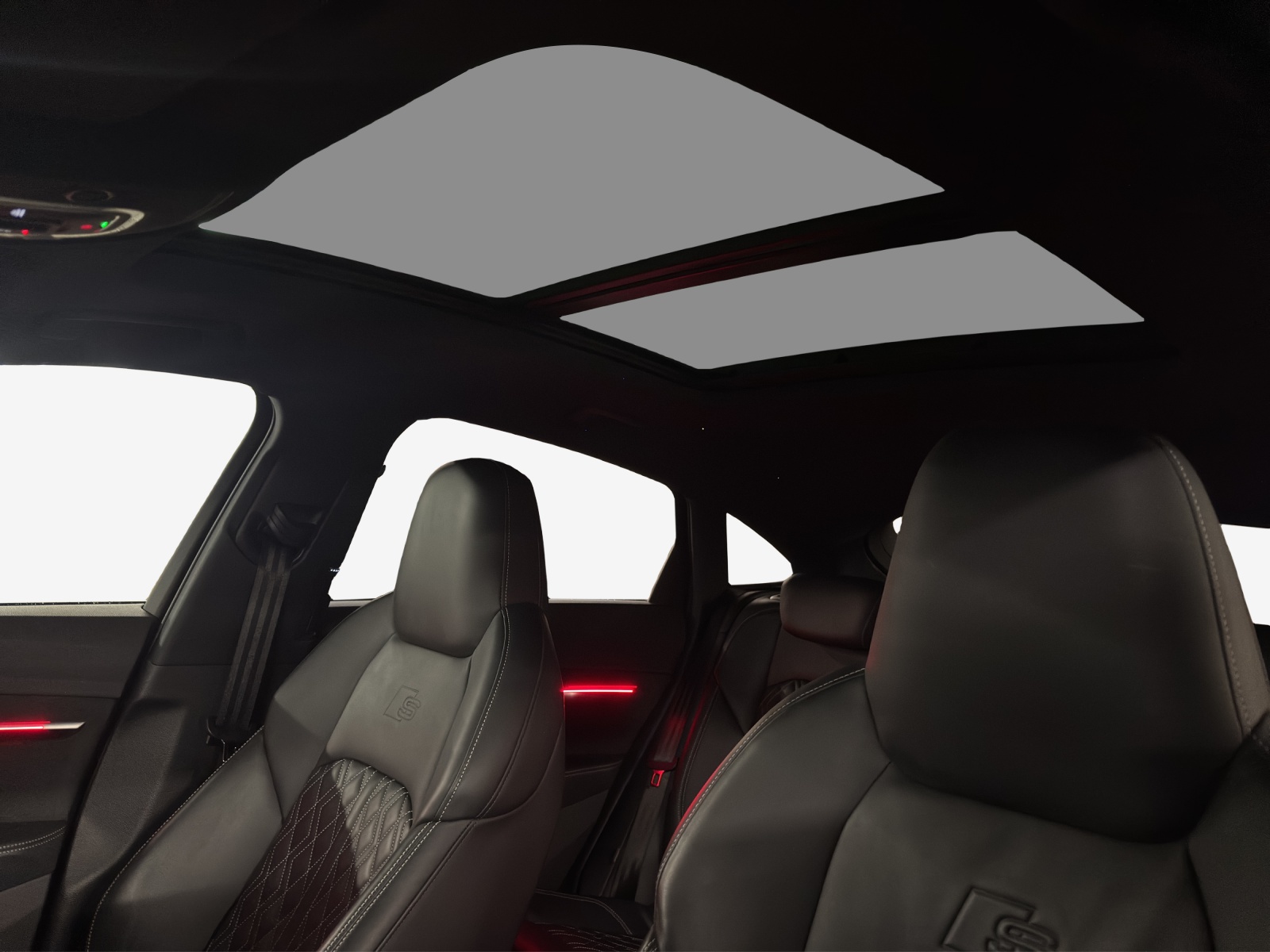 AUDI e-tron S Sportback quattro-image-13