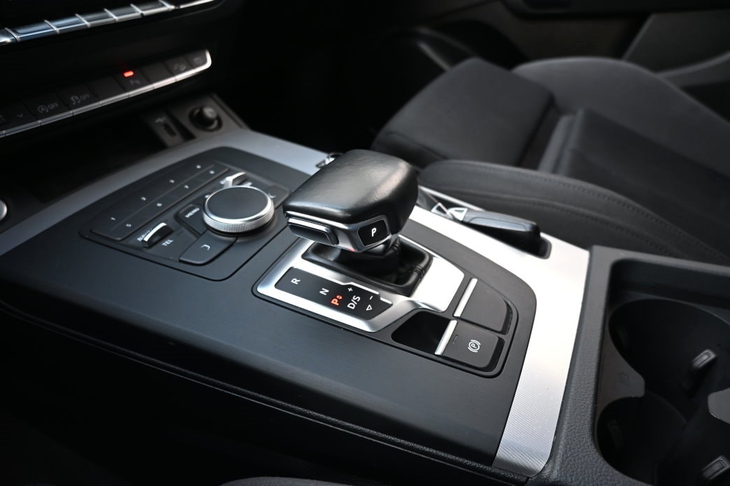 AUDI Q5 2.0 TFSI 45 sport quattro S-tronic-image-9