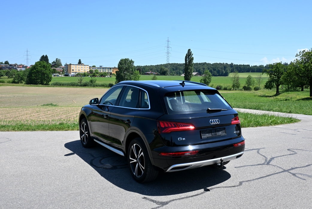 AUDI Q5 2.0 TFSI 45 sport quattro S-tronic-image-3