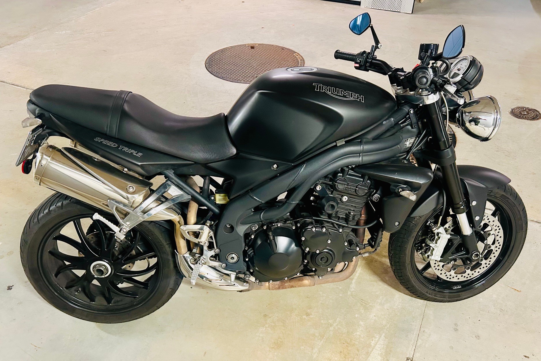 TRIUMPH Speed Triple 1050-image-2