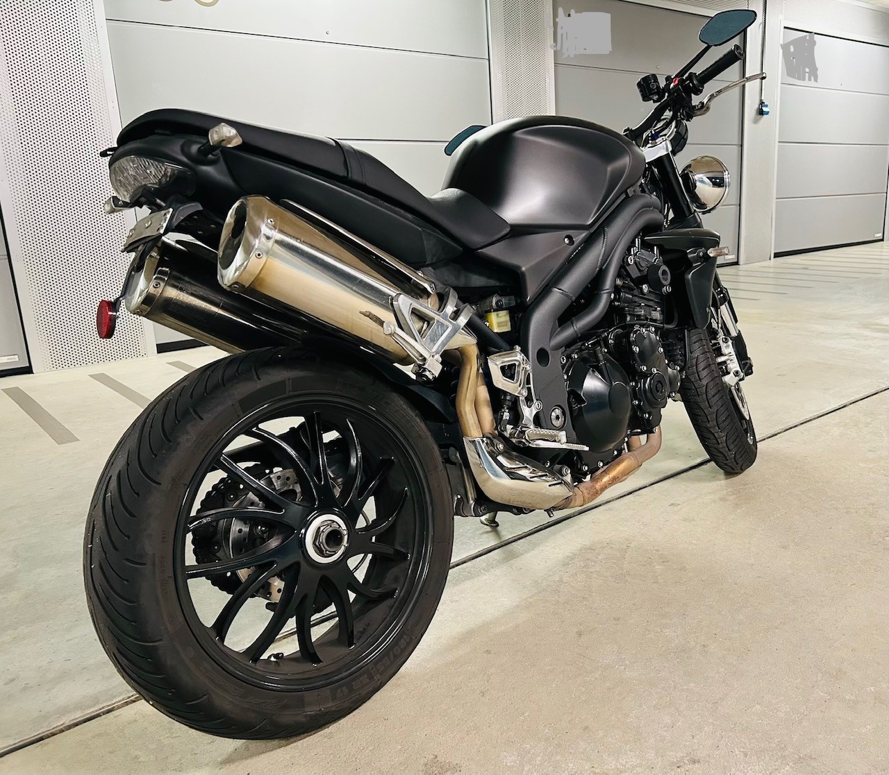 TRIUMPH Speed Triple 1050-image-4