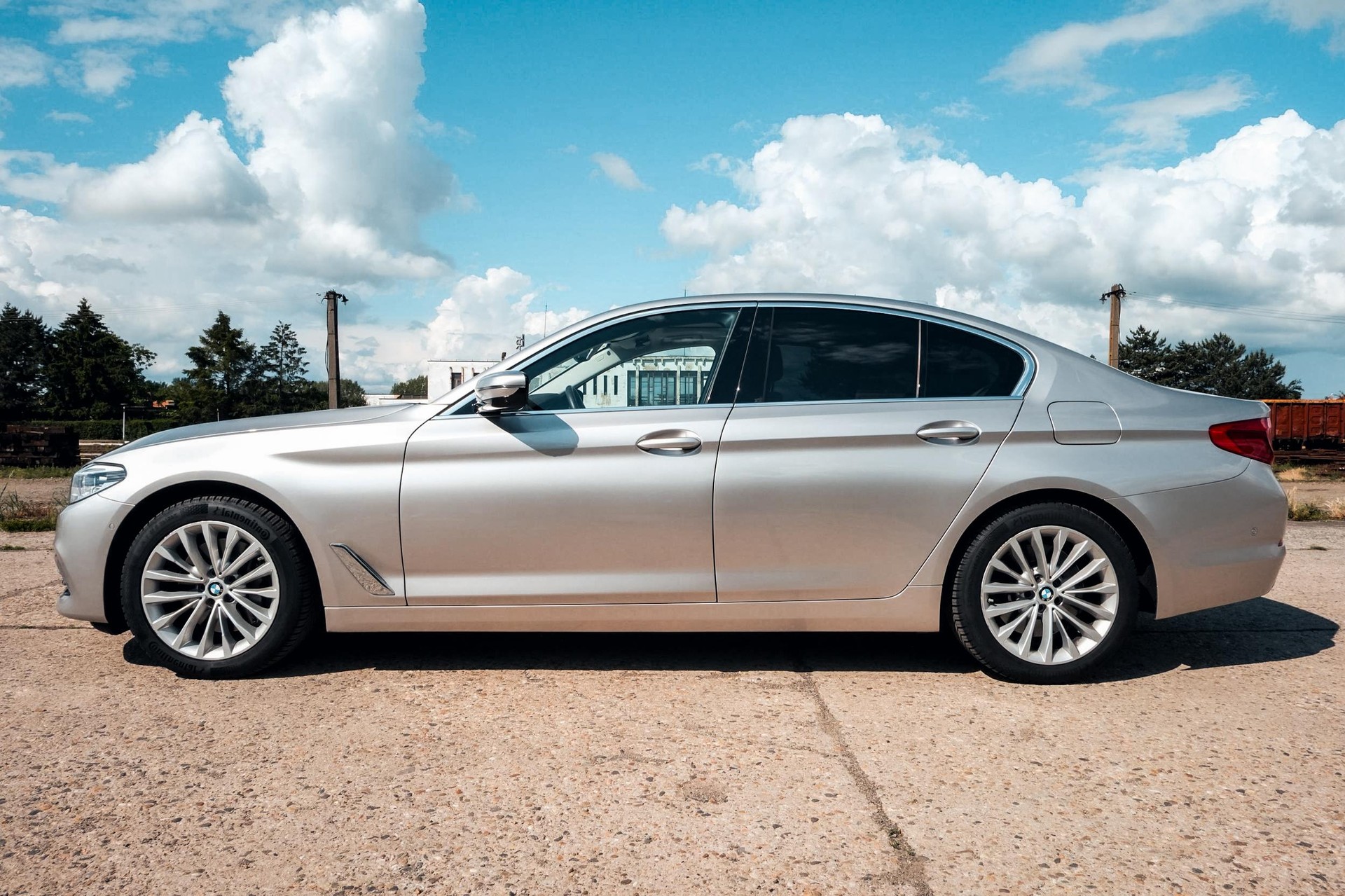 BMW 540i Luxury Line Steptronic xDrive-image-2