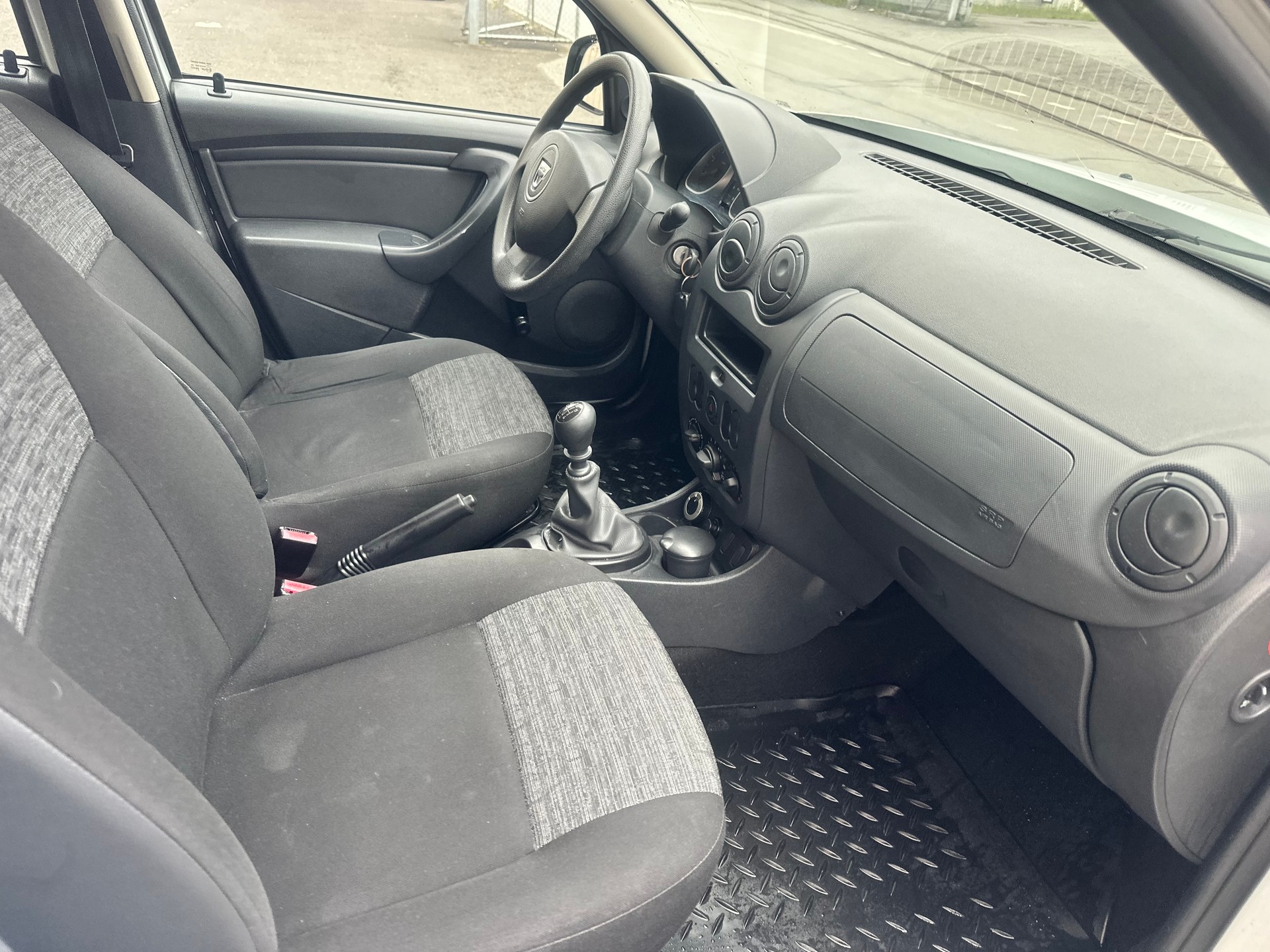 DACIA Duster 1.6 4x4-image-14