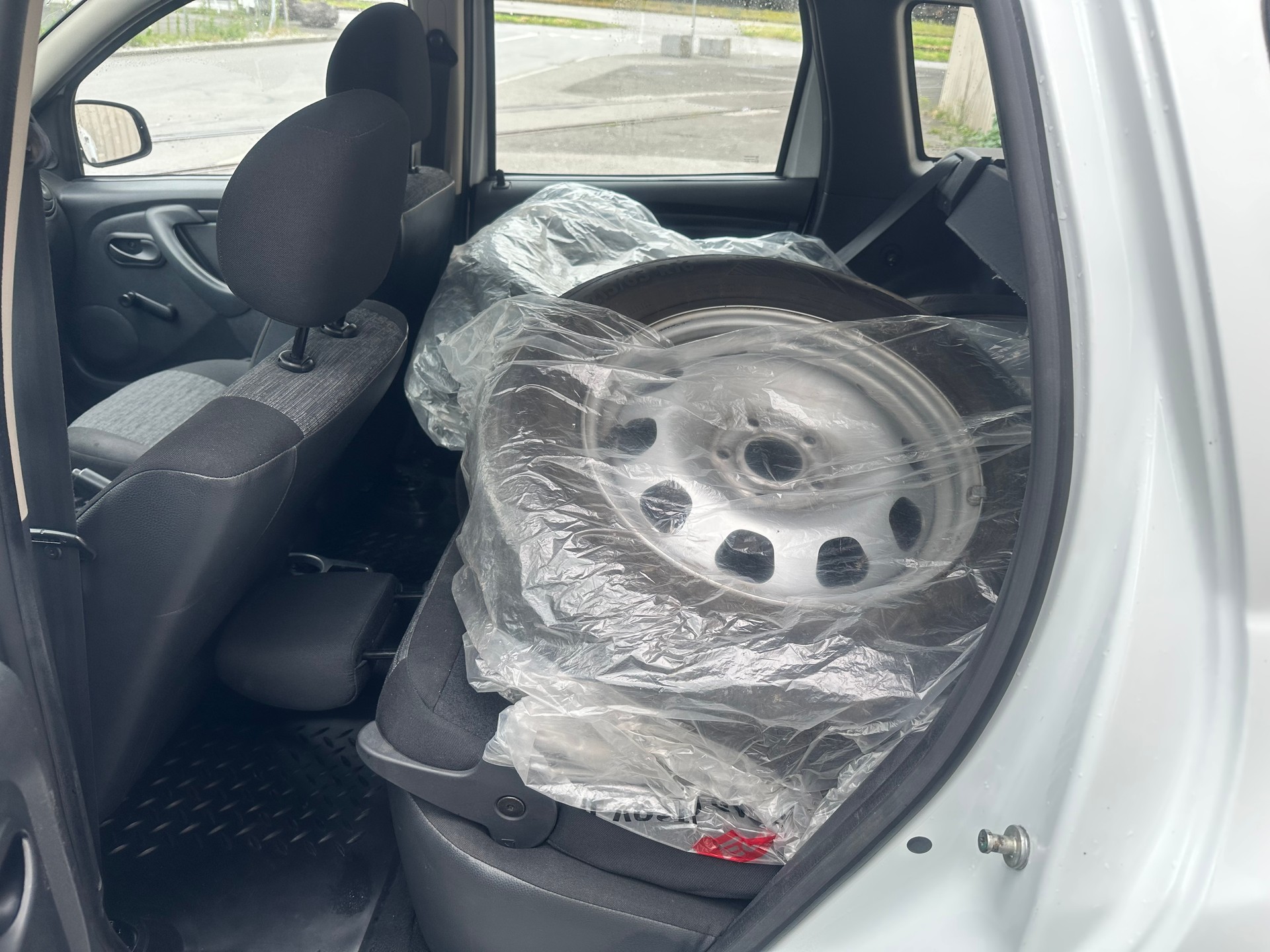 DACIA Duster 1.6 4x4-image-13