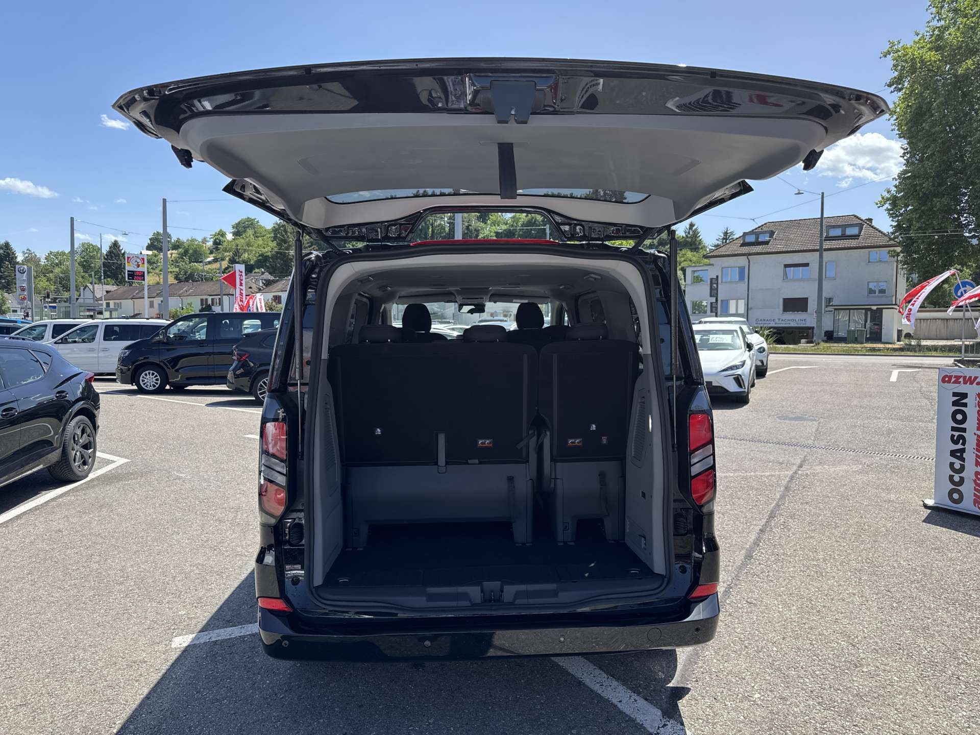 FORD Tourneo Custom 320 L1H1 Titanium 8-Plätzer Automat-image-6