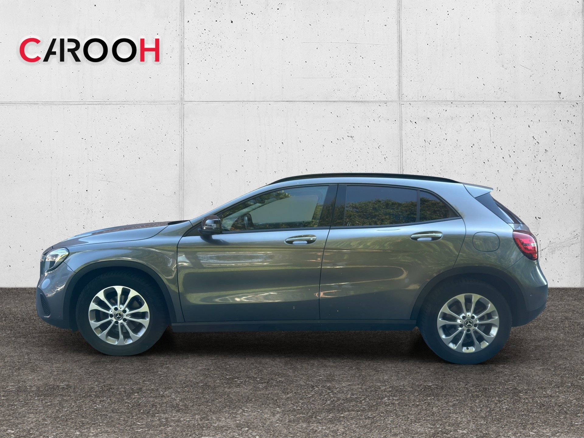 MERCEDES-BENZ GLA 200 Night Star-showroom-element-3