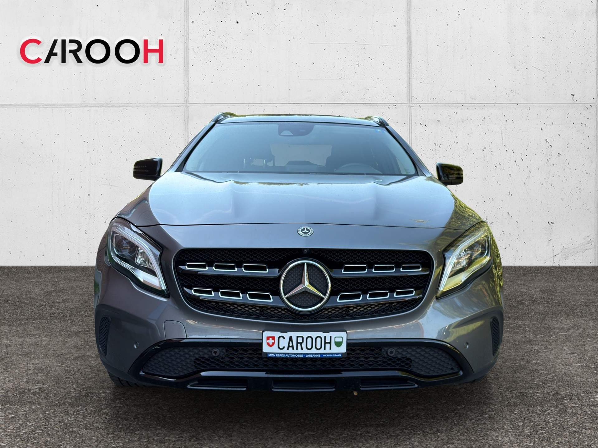 MERCEDES-BENZ GLA 200 Night Star-showroom-element-1