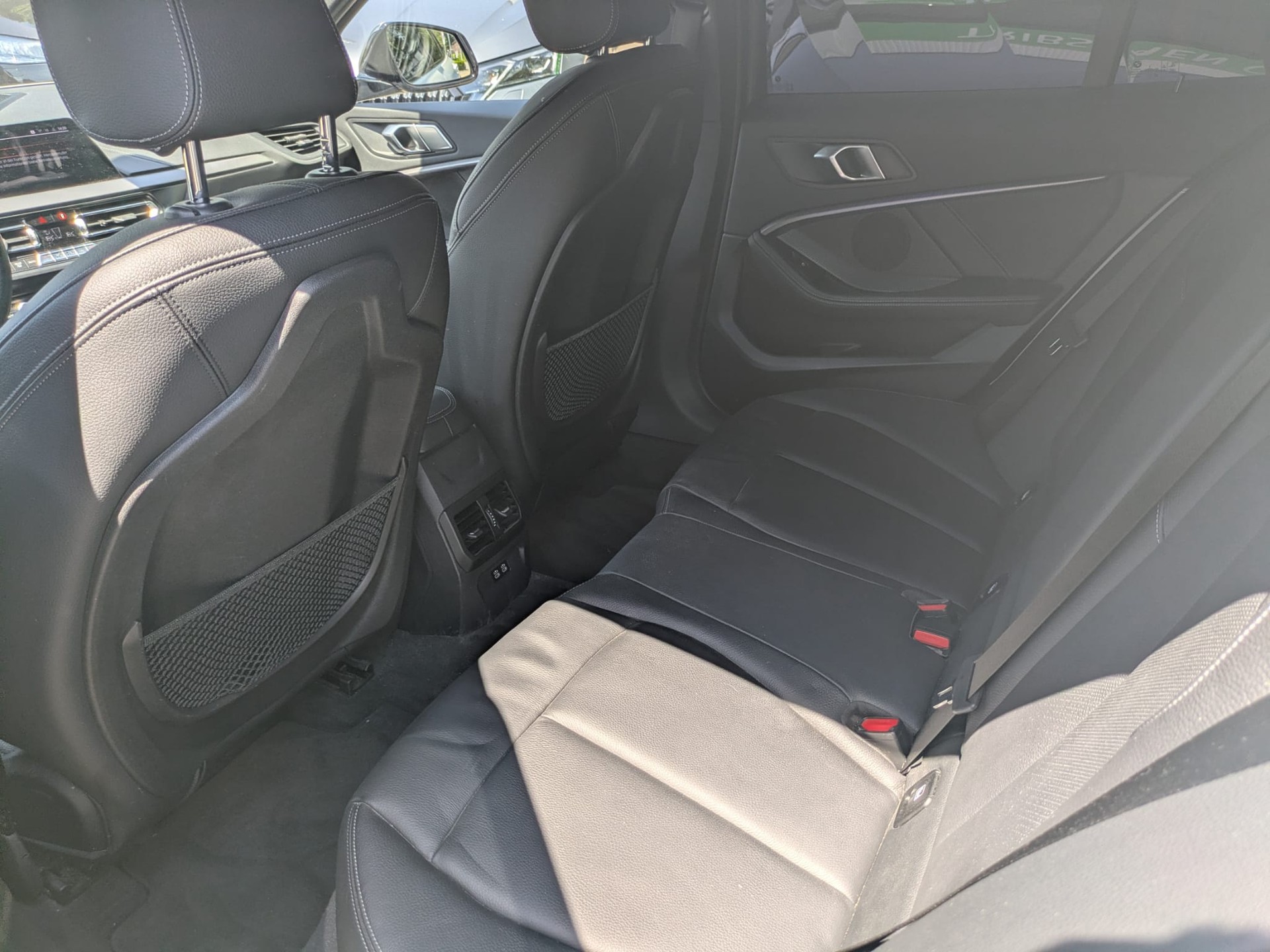 BMW M135i xDrive Steptronic-image-11