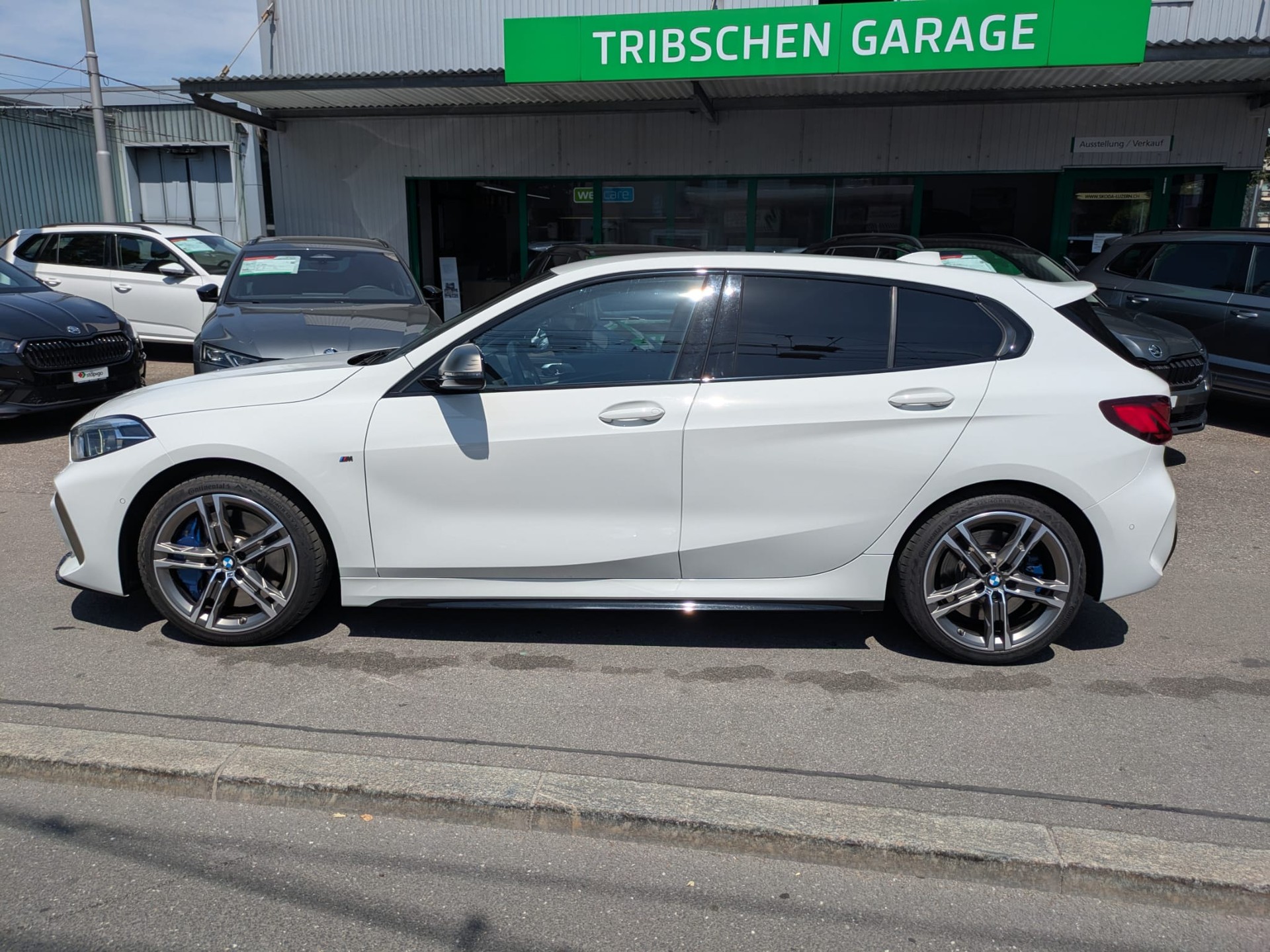 BMW M135i xDrive Steptronic-image-8