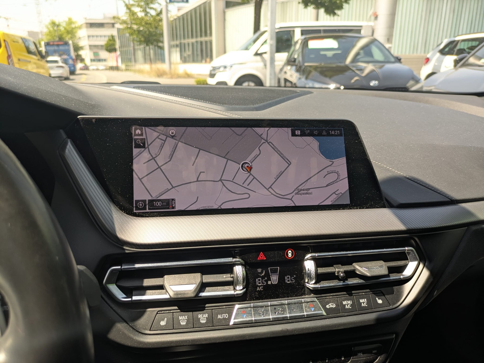 BMW M135i xDrive Steptronic-image-18