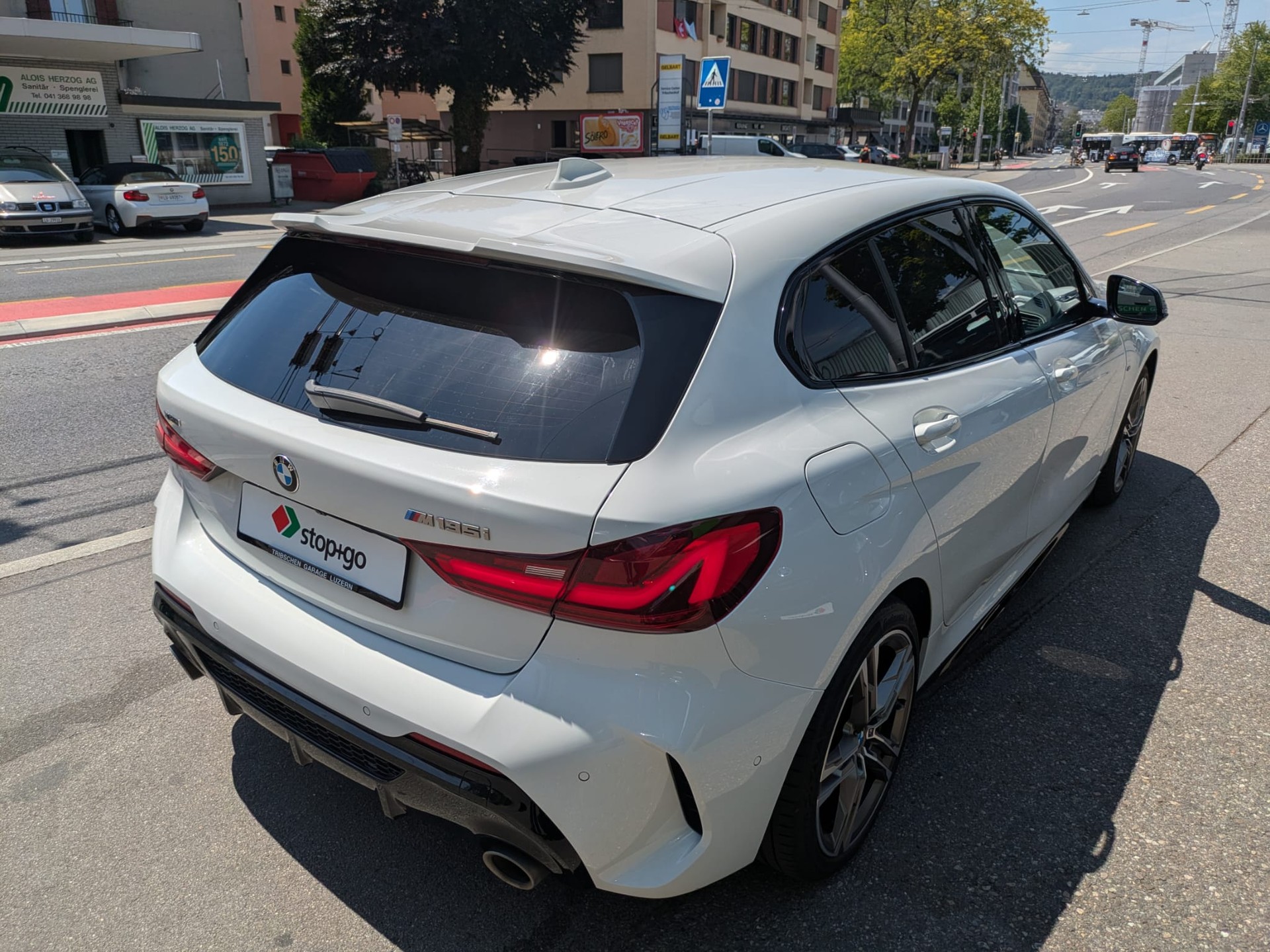 BMW M135i xDrive Steptronic-image-6