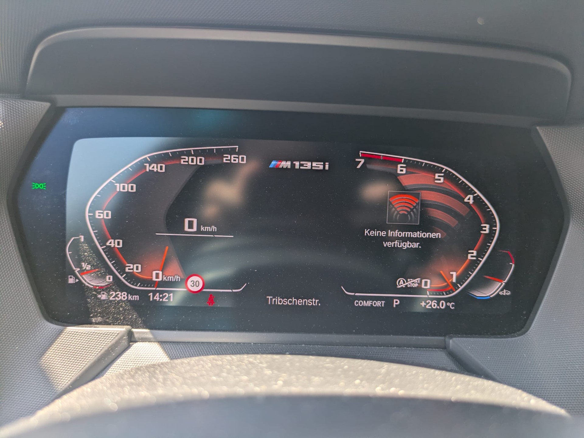 BMW M135i xDrive Steptronic-image-17
