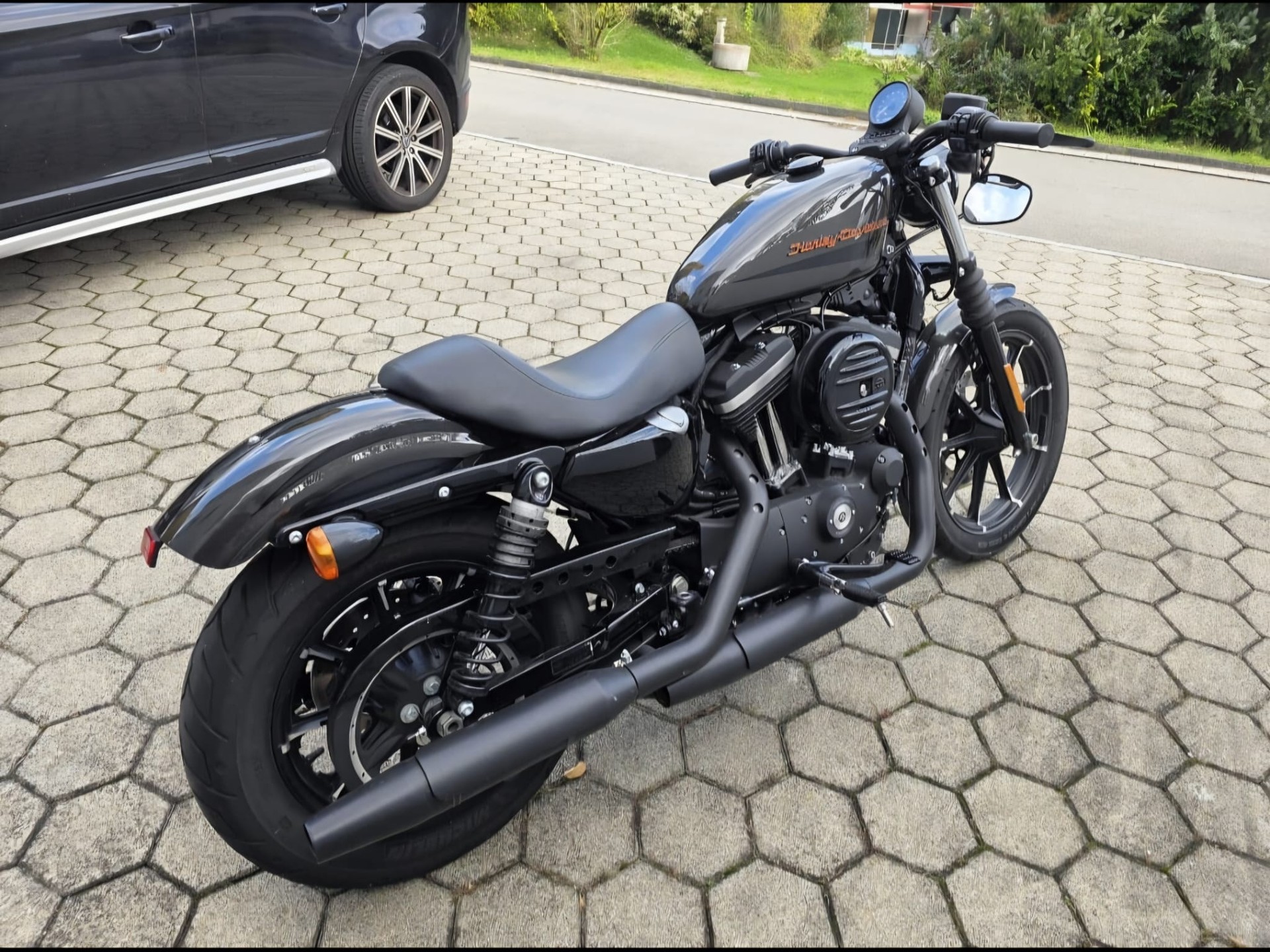 HARLEY-DAVIDSON XL 883 N Sportster Iron ABS-image-1