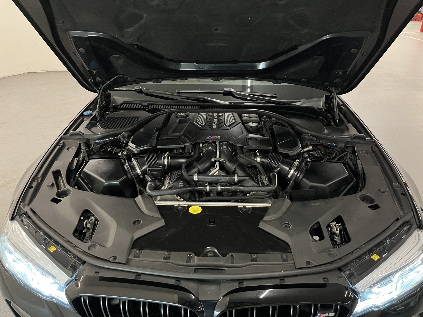 BMW 5er Reihe F90 M5 Competition xDrive-image-15