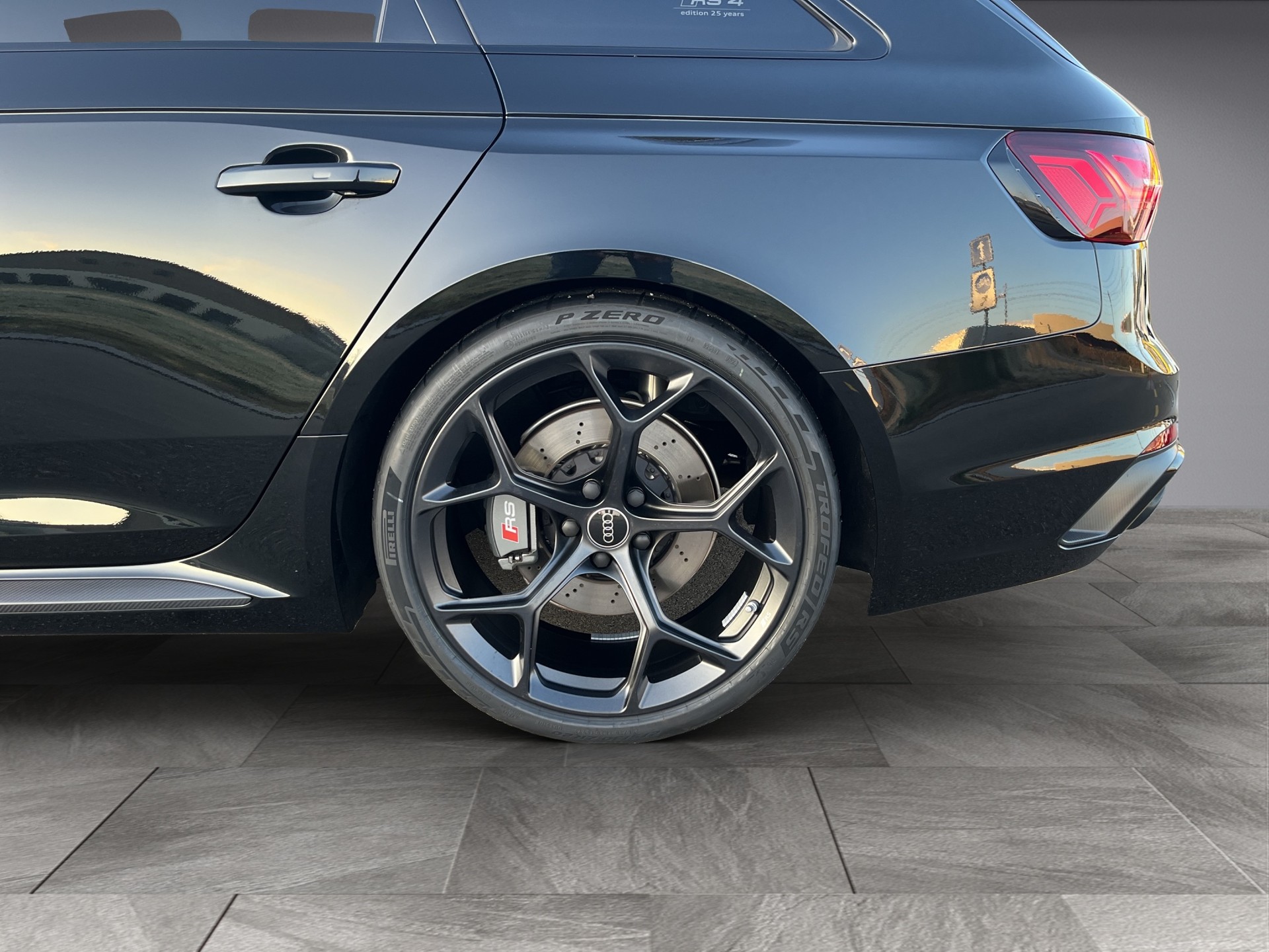 AUDI RS4 Avant 25 year edition quattro tiptronic*Limitiert Nr. 243 von 250 Stück, 470PS (5-Jahre Garantie)-image-7