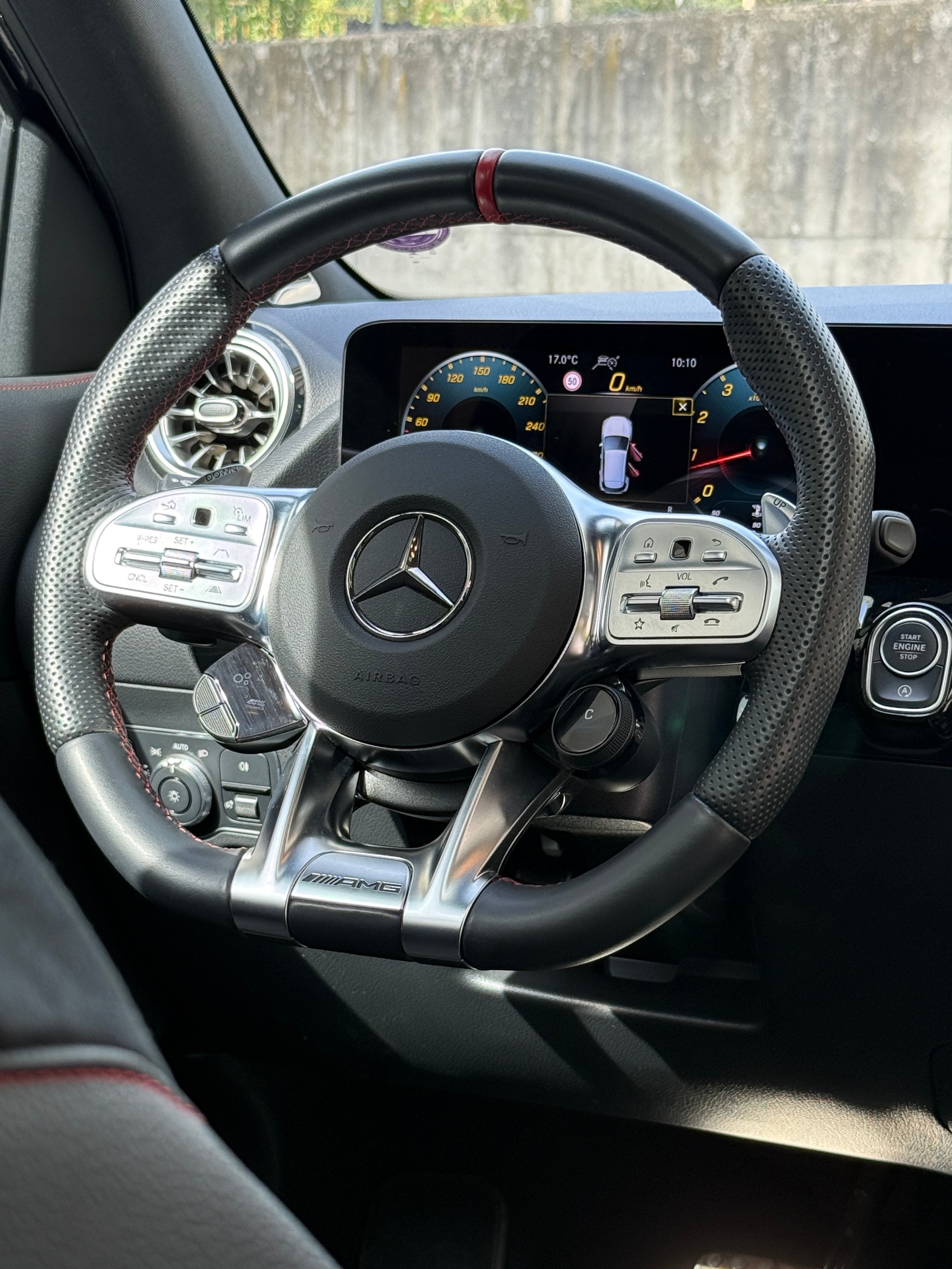 MERCEDES-BENZ GLA 45 S AMG 4Matic+ 8G-Speedshift DCT-image-11