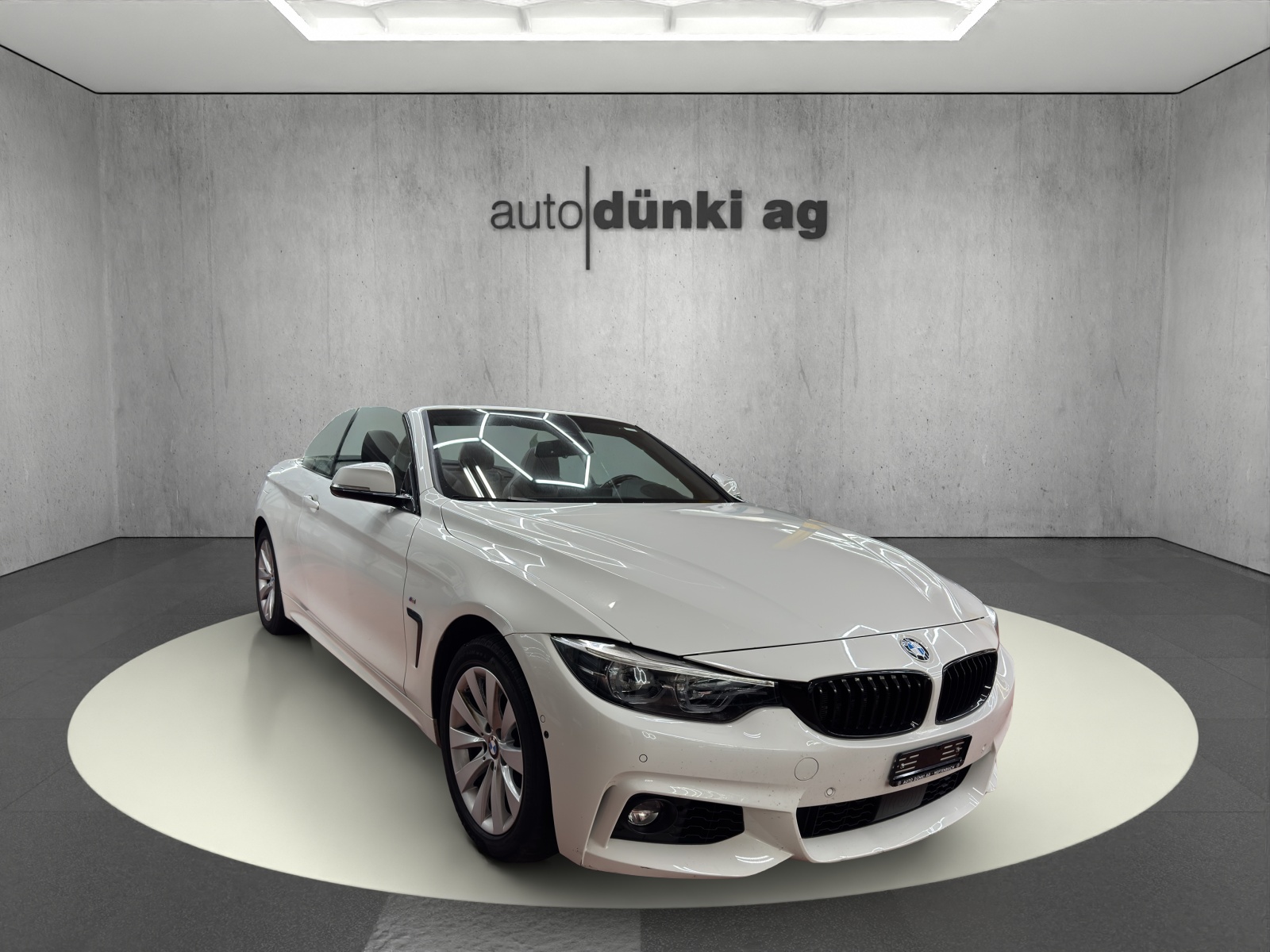 BMW 440i Cabriolet xDrive M Sport Individual Steptronic-image-5