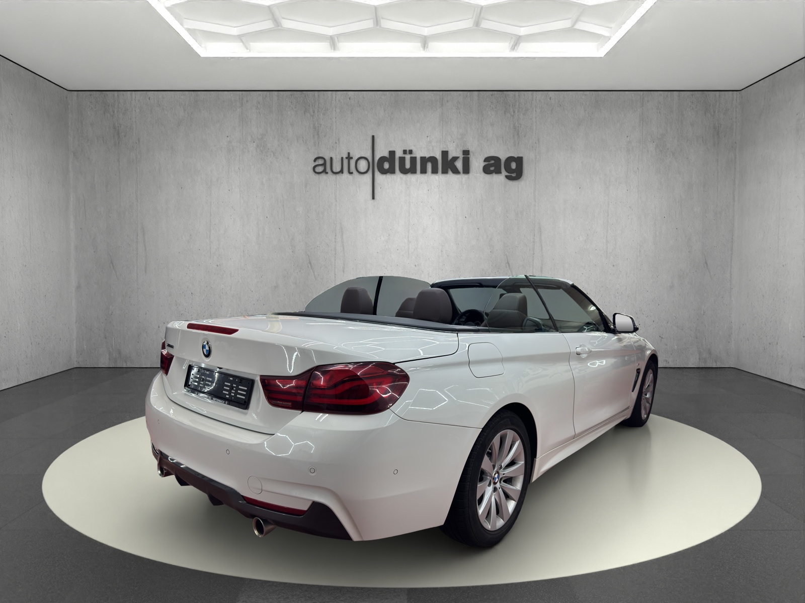 BMW 440i Cabriolet xDrive M Sport Individual Steptronic-showroom-element-3