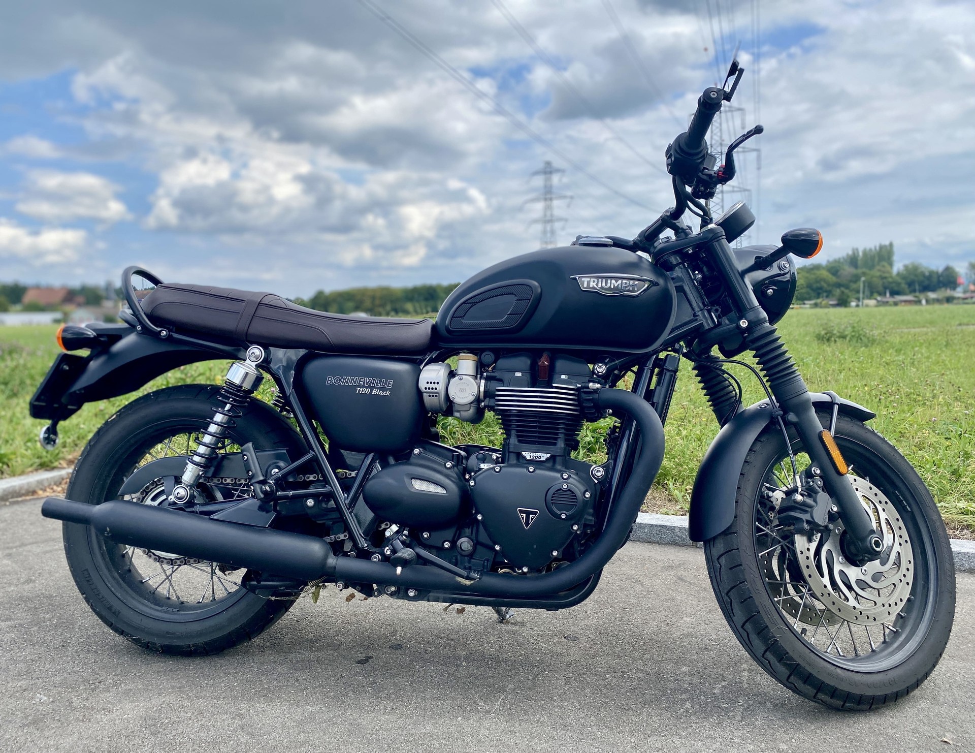 TRIUMPH Bonneville T120 Black-image-1