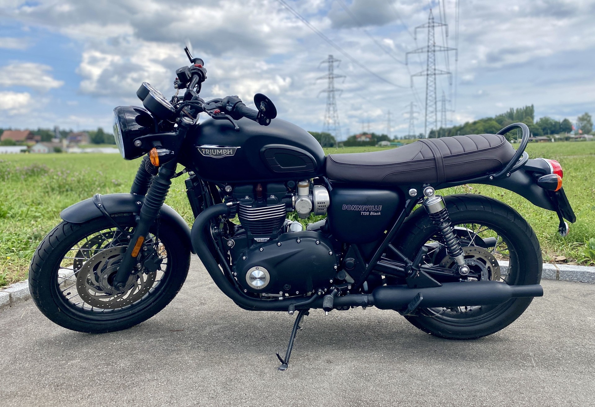 TRIUMPH Bonneville T120 Black-image-0