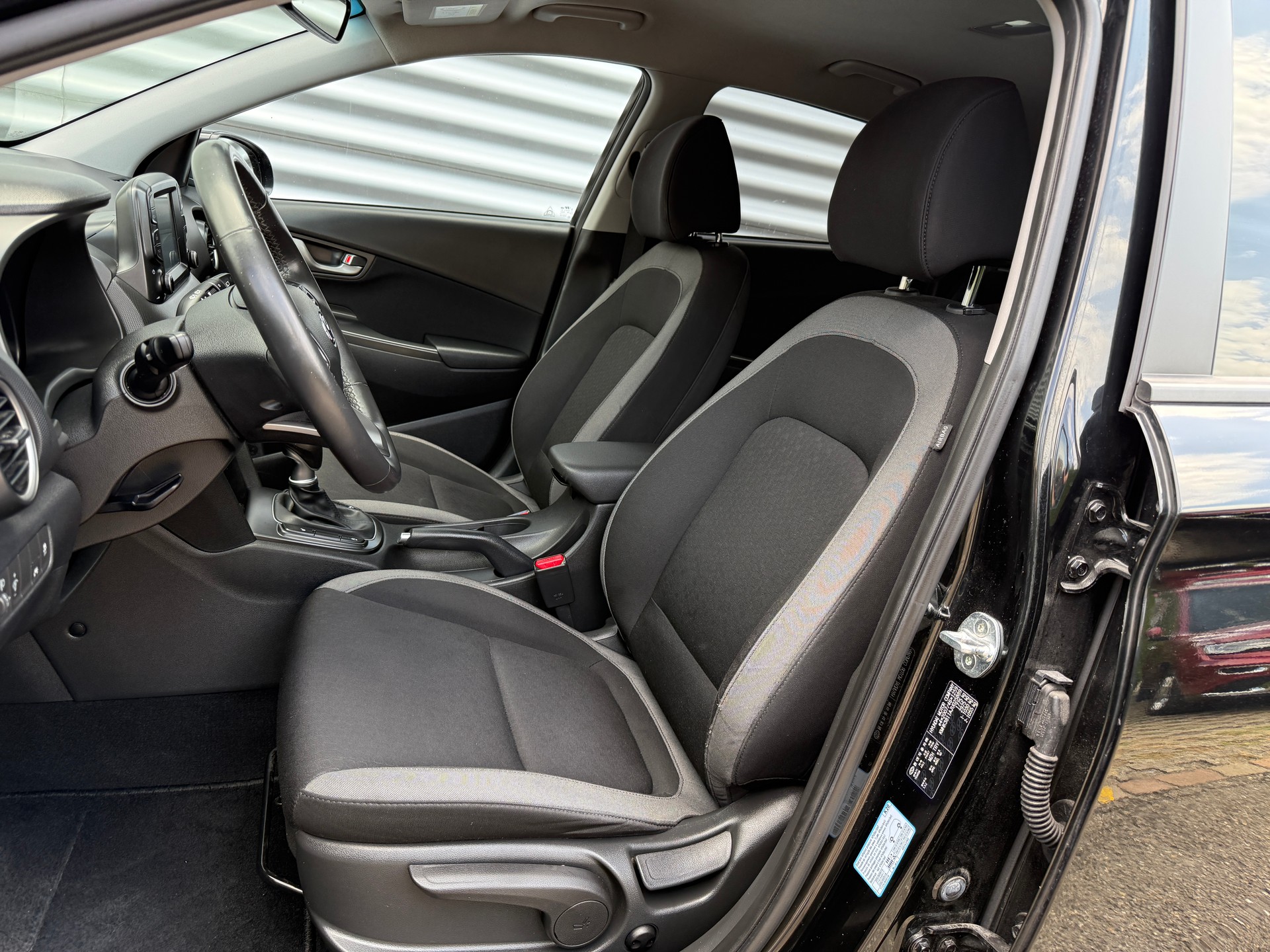 HYUNDAI Kona 1.0 T-GDi Launch 2WD-image-3
